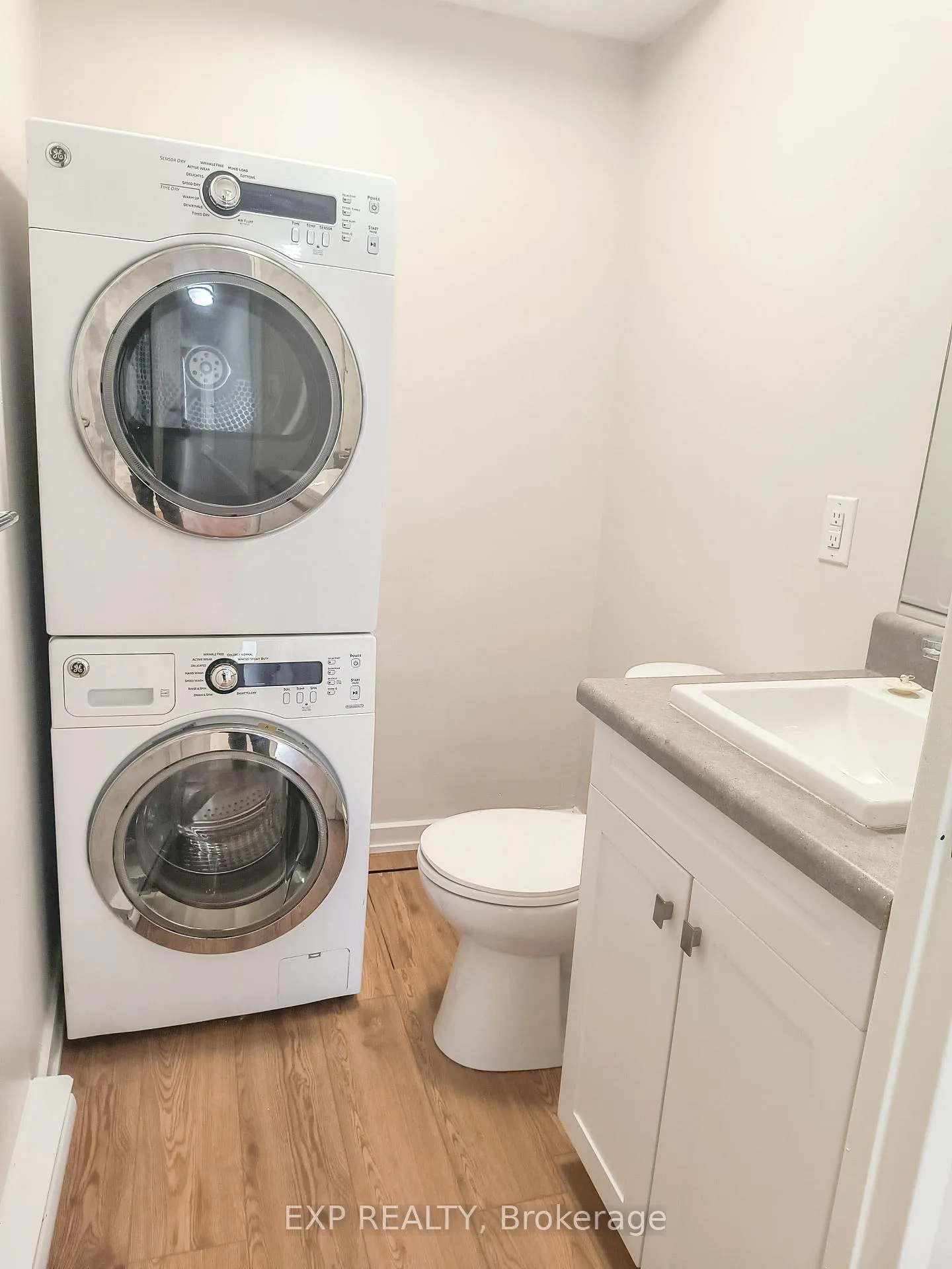 Photo 8 of Unit 6, 971 Gulf Place, Ottawa, Carson Meadows — HOMEH