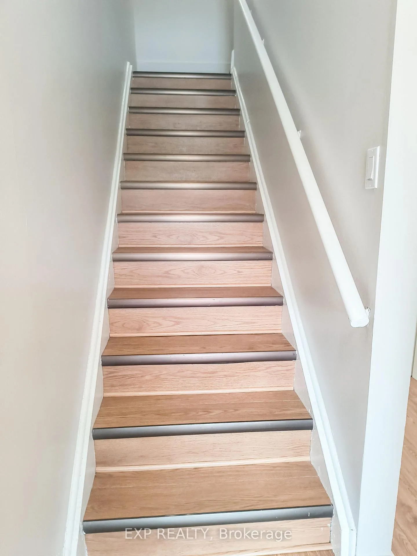 Photo 9 of Unit 6, 971 Gulf Place, Ottawa, Carson Meadows — HOMEH