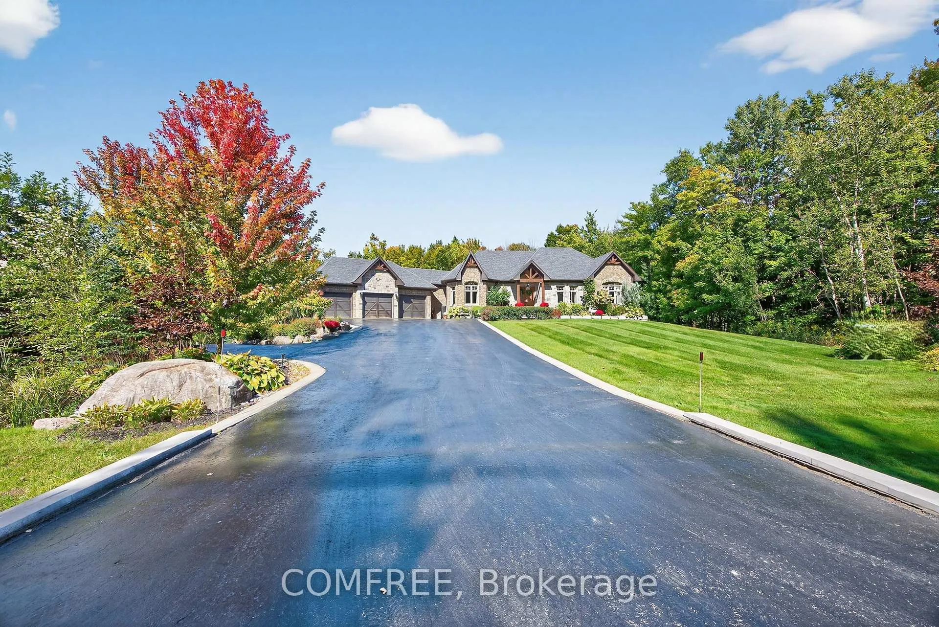 Photo 2 of 1707 Wilkinson Street, Innisfil, Rural Innisfil — HOMEH