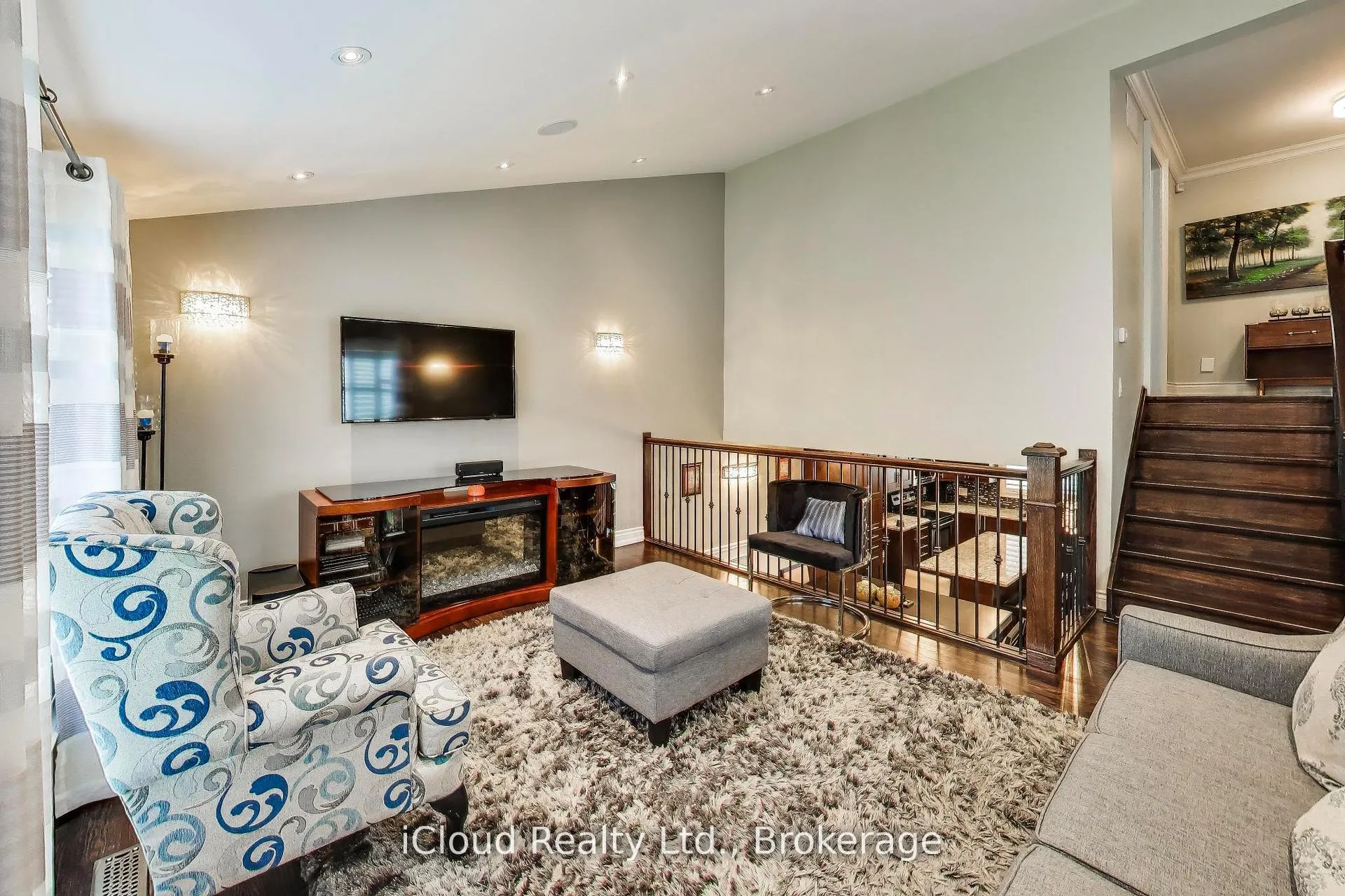 Photo 6 of 29 Pumfrey Crescent, Etobicoke, Mount Olive-Silverstone-Jamestown — HOMEH