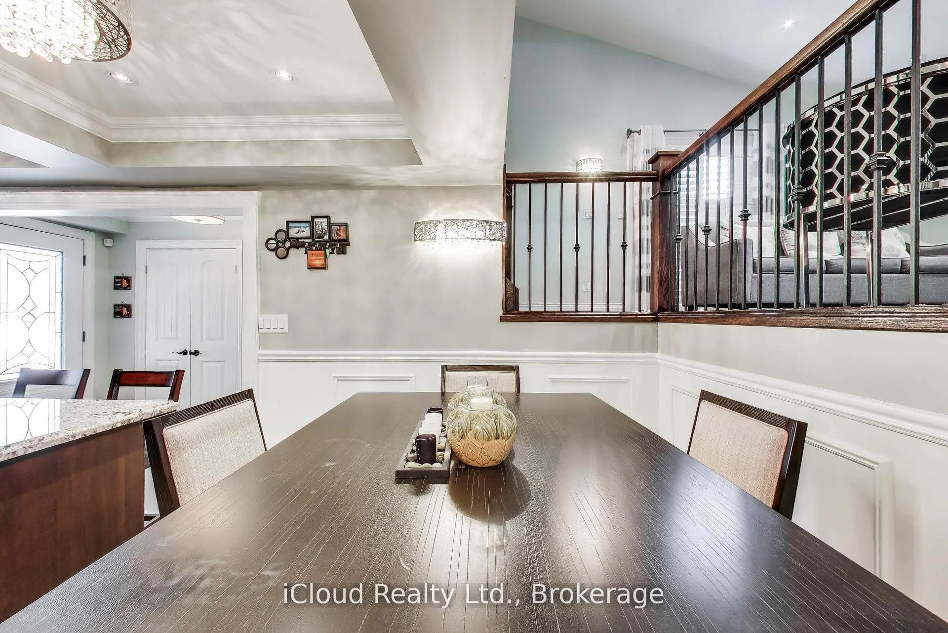 Photo 10 of 29 Pumfrey Crescent, Etobicoke, Mount Olive-Silverstone-Jamestown — HOMEH