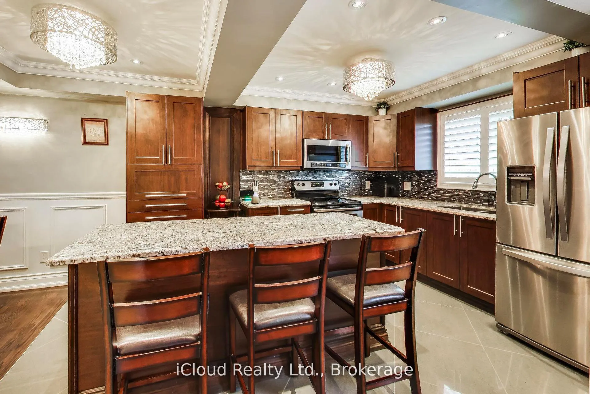 Photo 11 of 29 Pumfrey Crescent, Etobicoke, Mount Olive-Silverstone-Jamestown — HOMEH