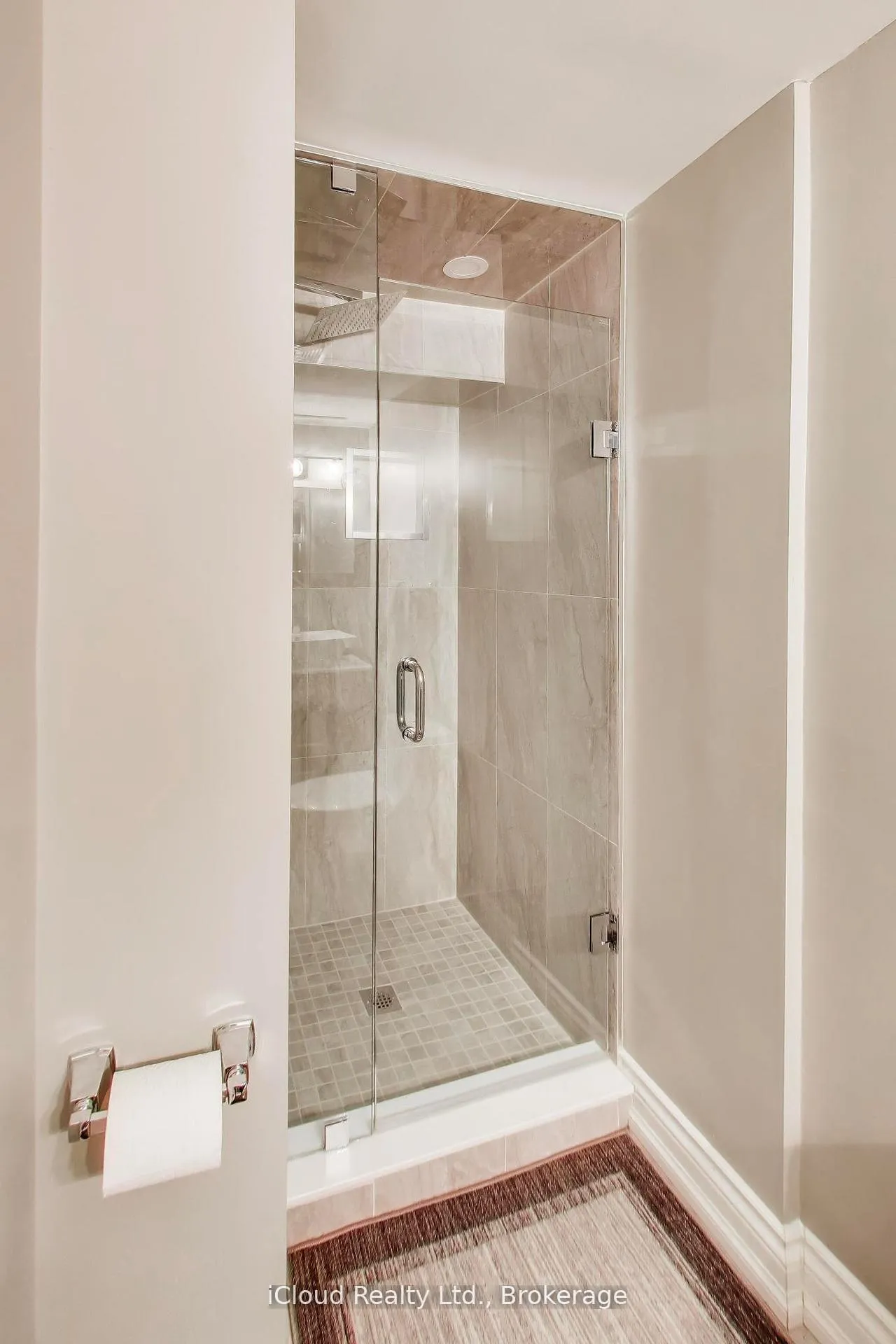 Photo 18 of 29 Pumfrey Crescent, Etobicoke, Mount Olive-Silverstone-Jamestown — HOMEH