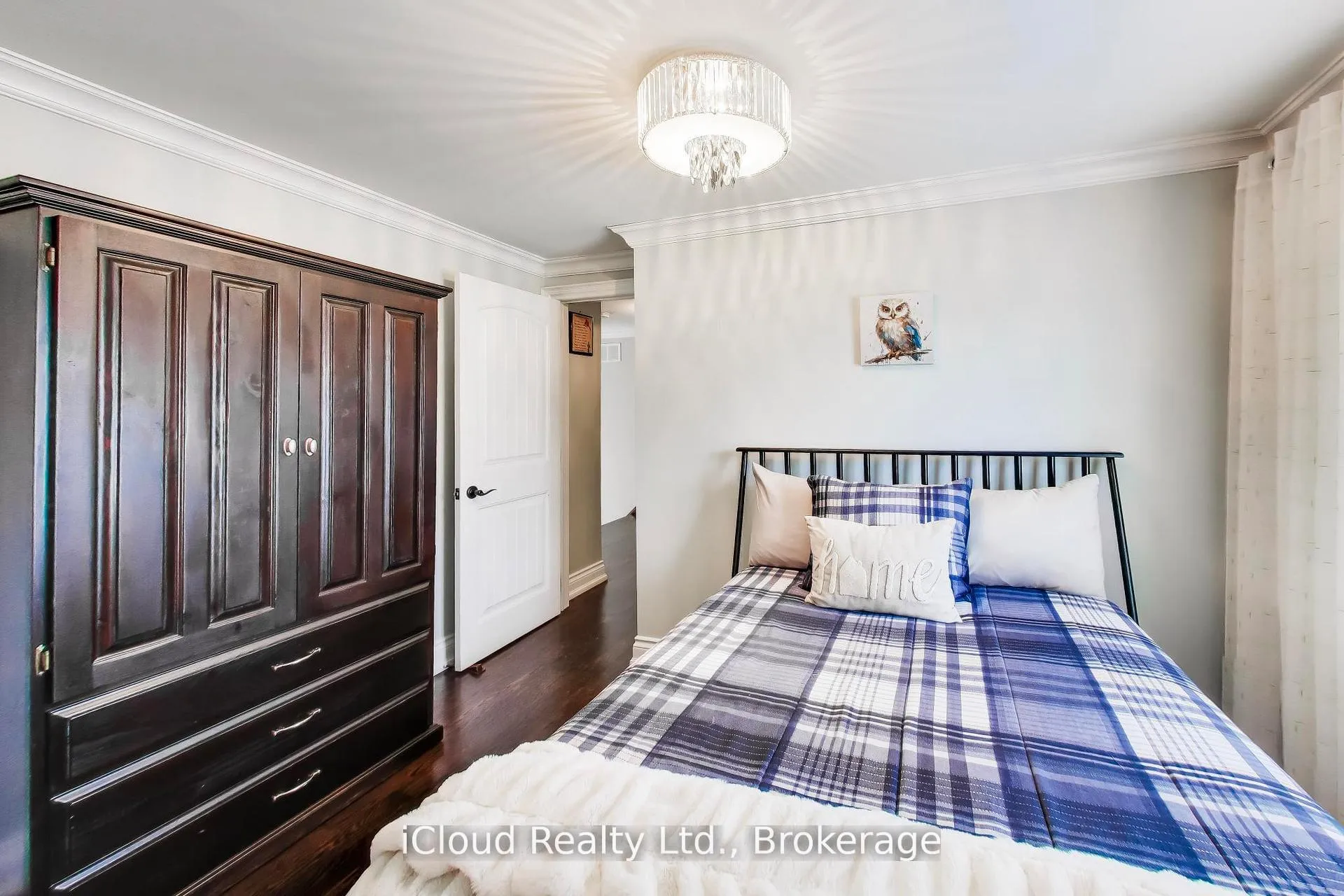 Photo 25 of 29 Pumfrey Crescent, Etobicoke, Mount Olive-Silverstone-Jamestown — HOMEH