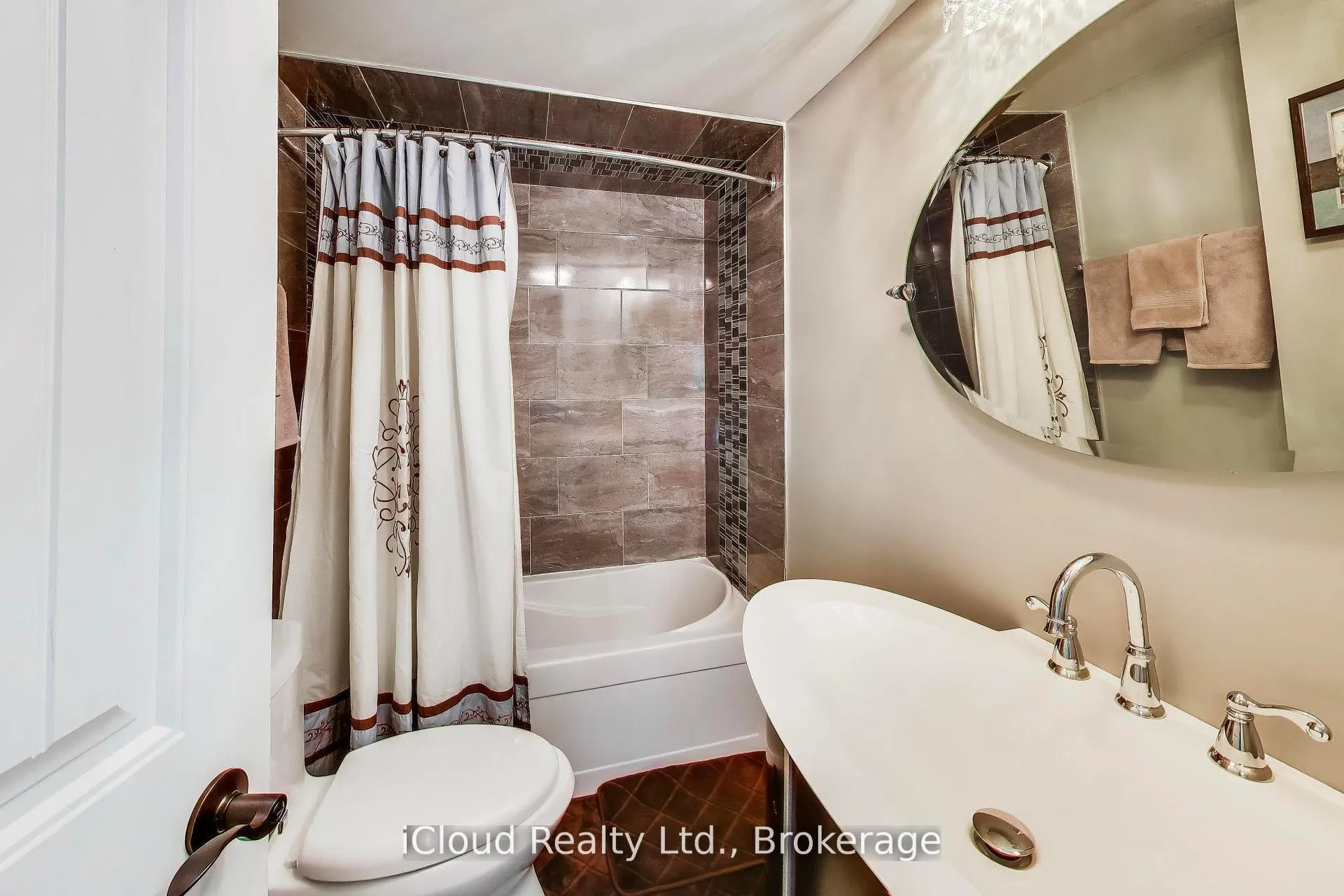 Photo 27 of 29 Pumfrey Crescent, Etobicoke, Mount Olive-Silverstone-Jamestown — HOMEH