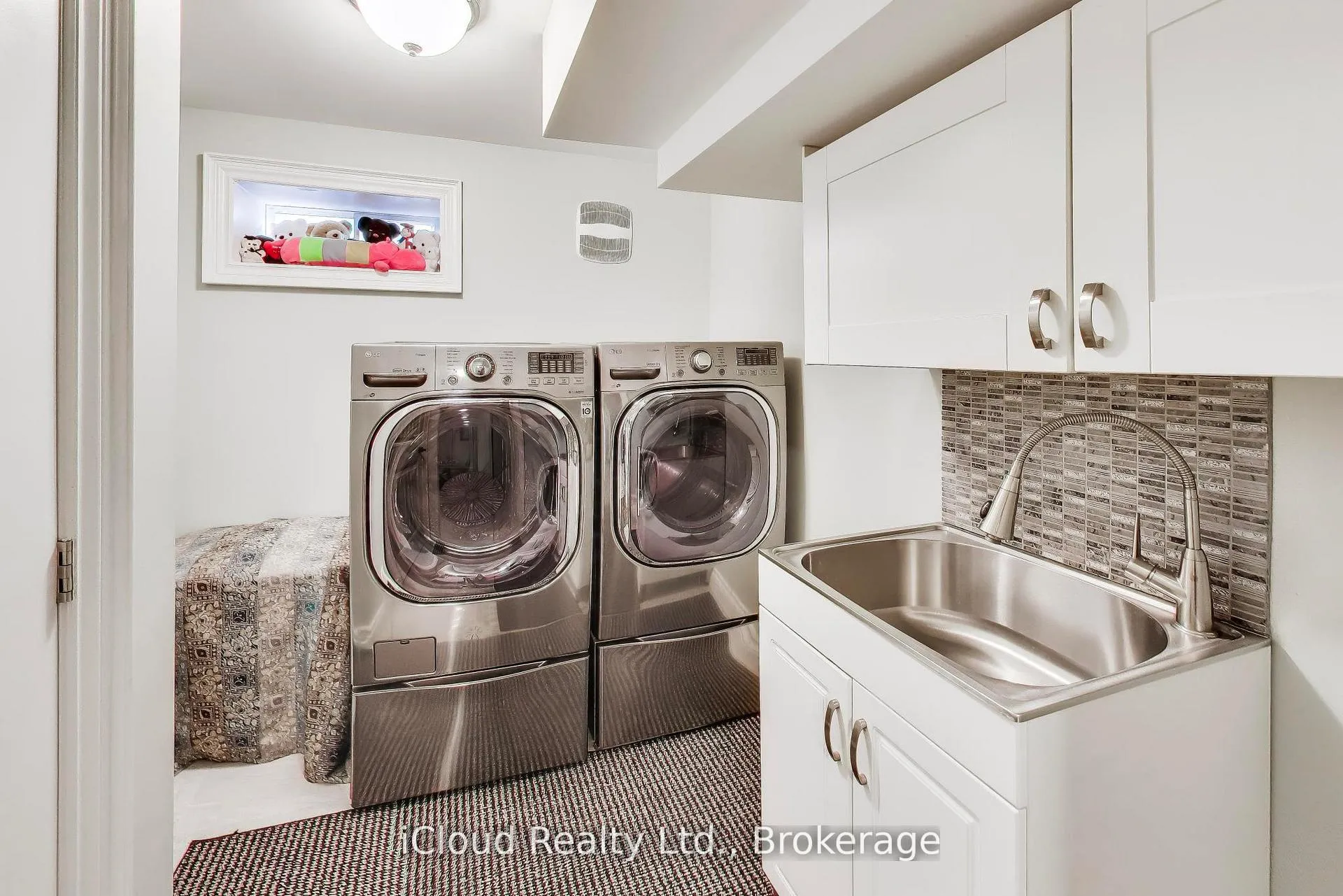 Photo 30 of 29 Pumfrey Crescent, Etobicoke, Mount Olive-Silverstone-Jamestown — HOMEH