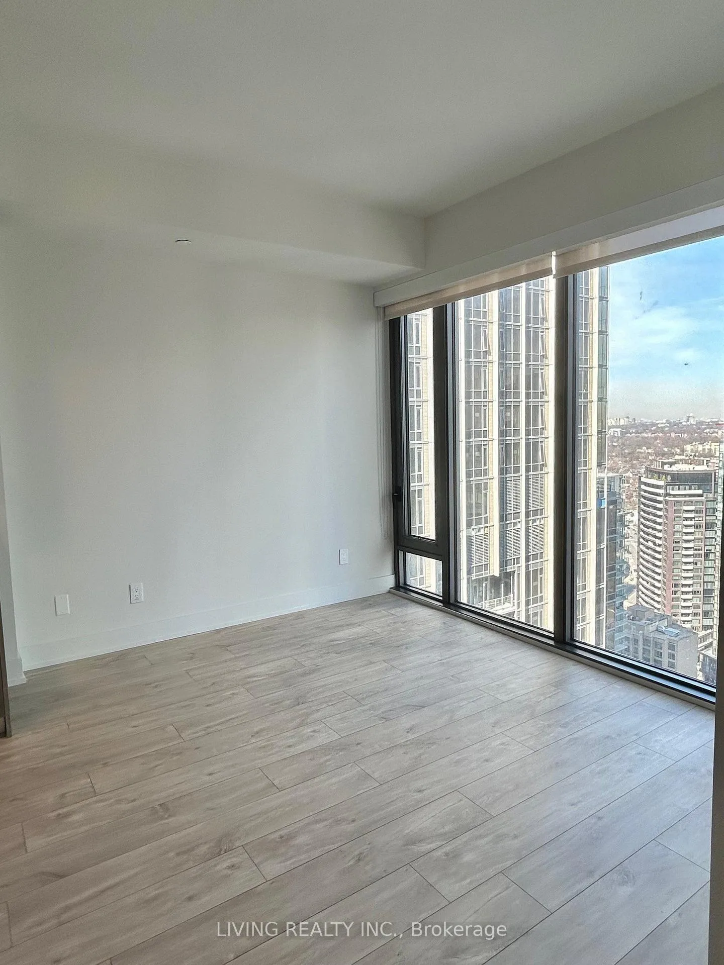 Photo 3 of Unit 3501, 8 Cumberland Street, Toronto, The Annex — HOMEH