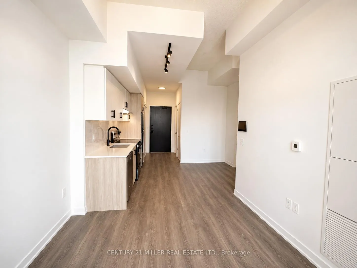 Photo 11 of Unit C502, 4878 Powers Common, Burlington, Alton — HOMEH