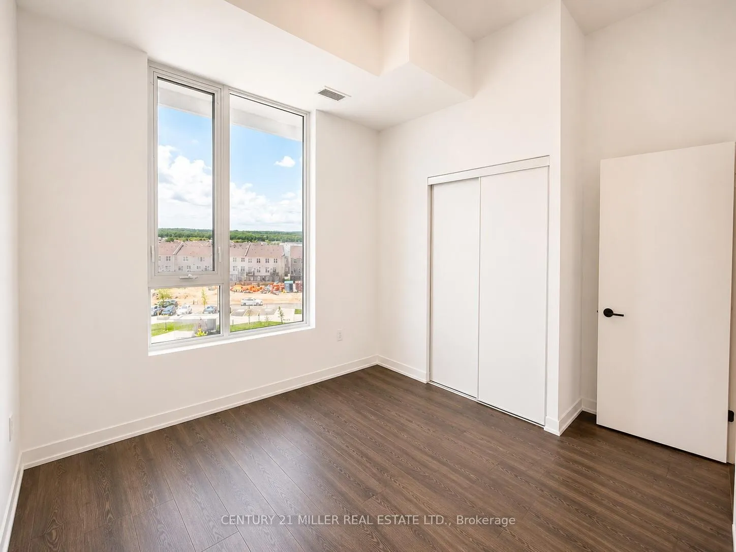 Photo 17 of Unit C502, 4878 Powers Common, Burlington, Alton — HOMEH