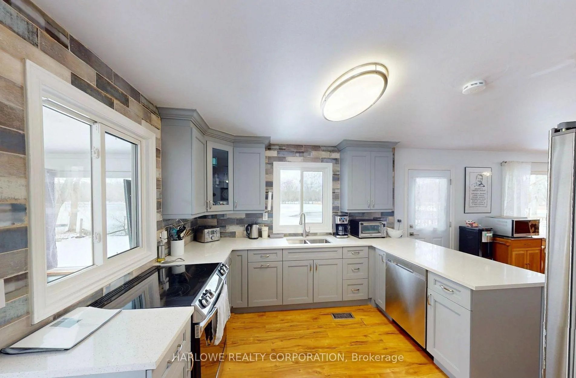 Photo 5 of 105 Sanctuary Lane, Belleville, Thurlow Ward — HOMEH