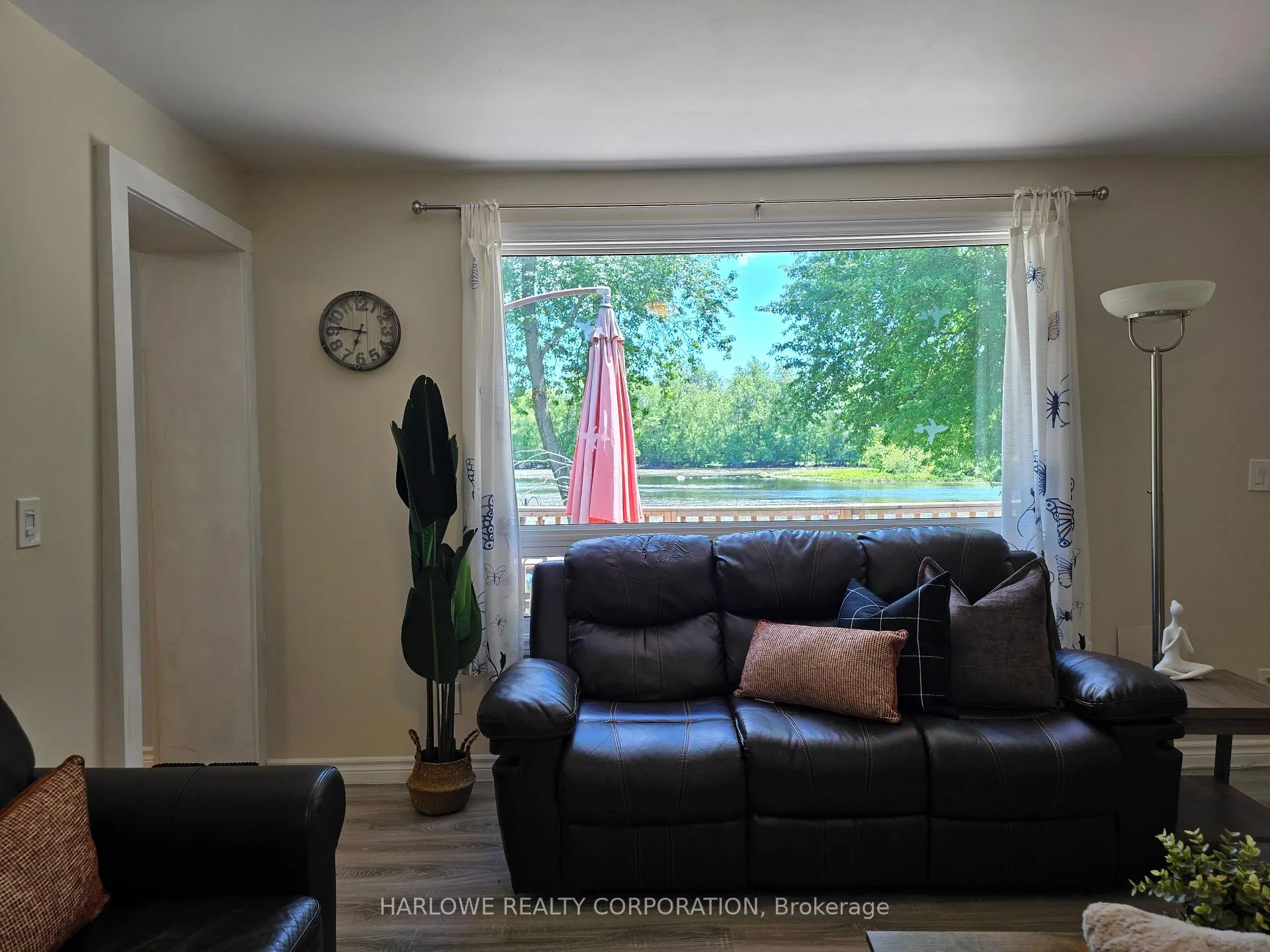 Photo 7 of 105 Sanctuary Lane, Belleville, Thurlow Ward — HOMEH