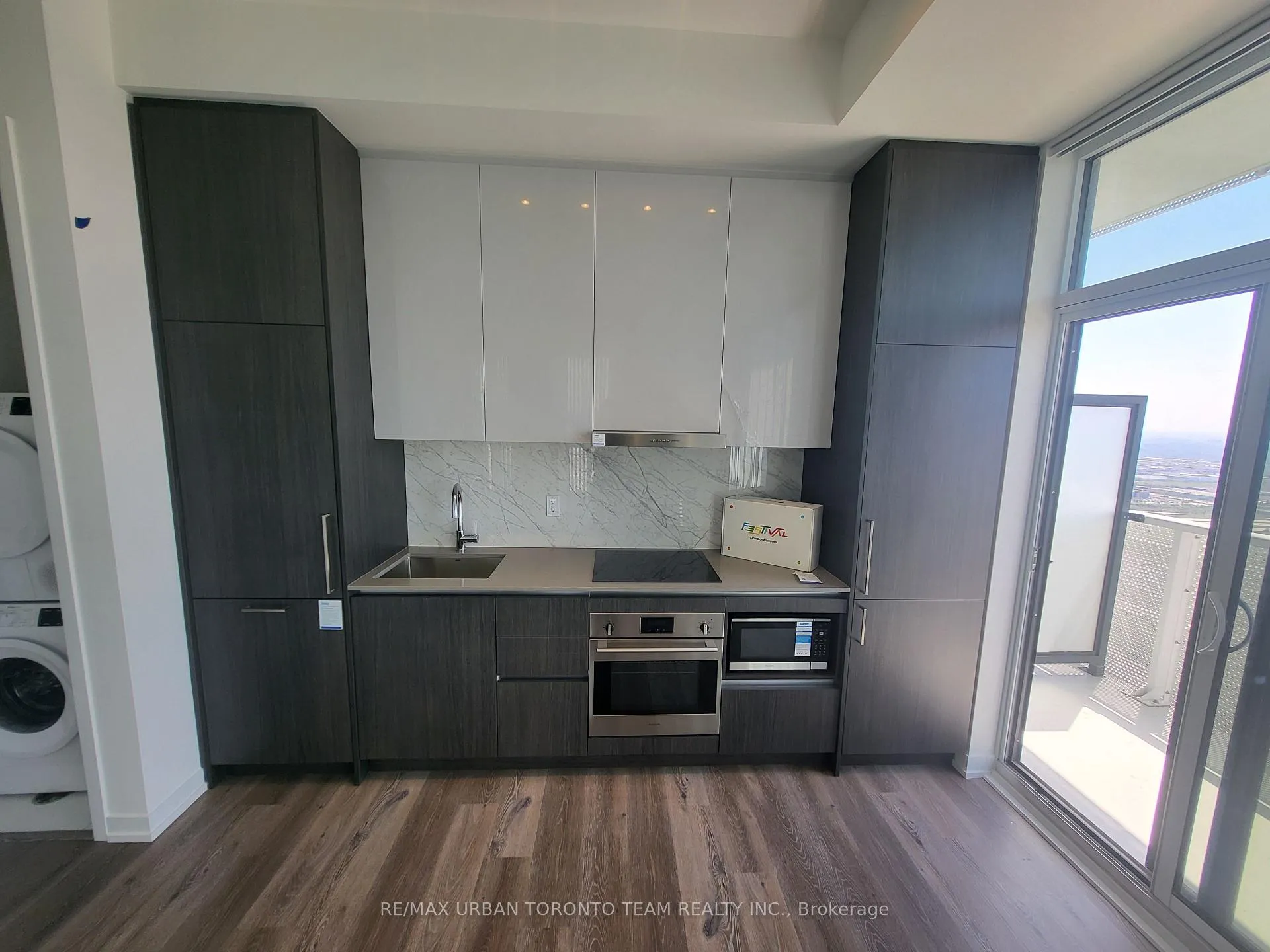 Photo 4 of Unit 5809, 225 Commerce Street, Vaughan, Vaughan Corporate Centre — HOMEH