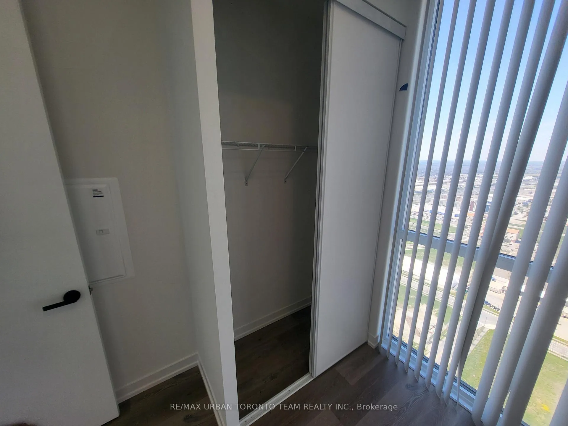 Photo 9 of Unit 5809, 225 Commerce Street, Vaughan, Vaughan Corporate Centre — HOMEH