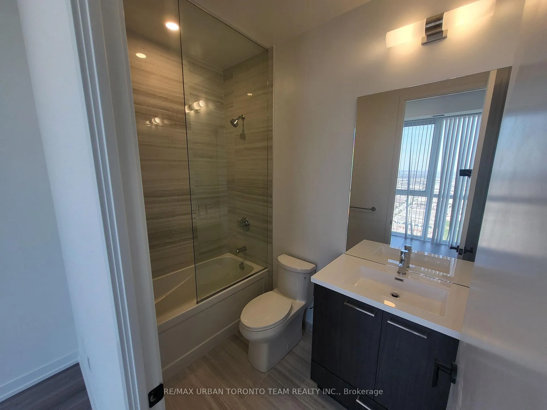 Photo 10 of Unit 5809, 225 Commerce Street, Vaughan, Vaughan Corporate Centre — HOMEH
