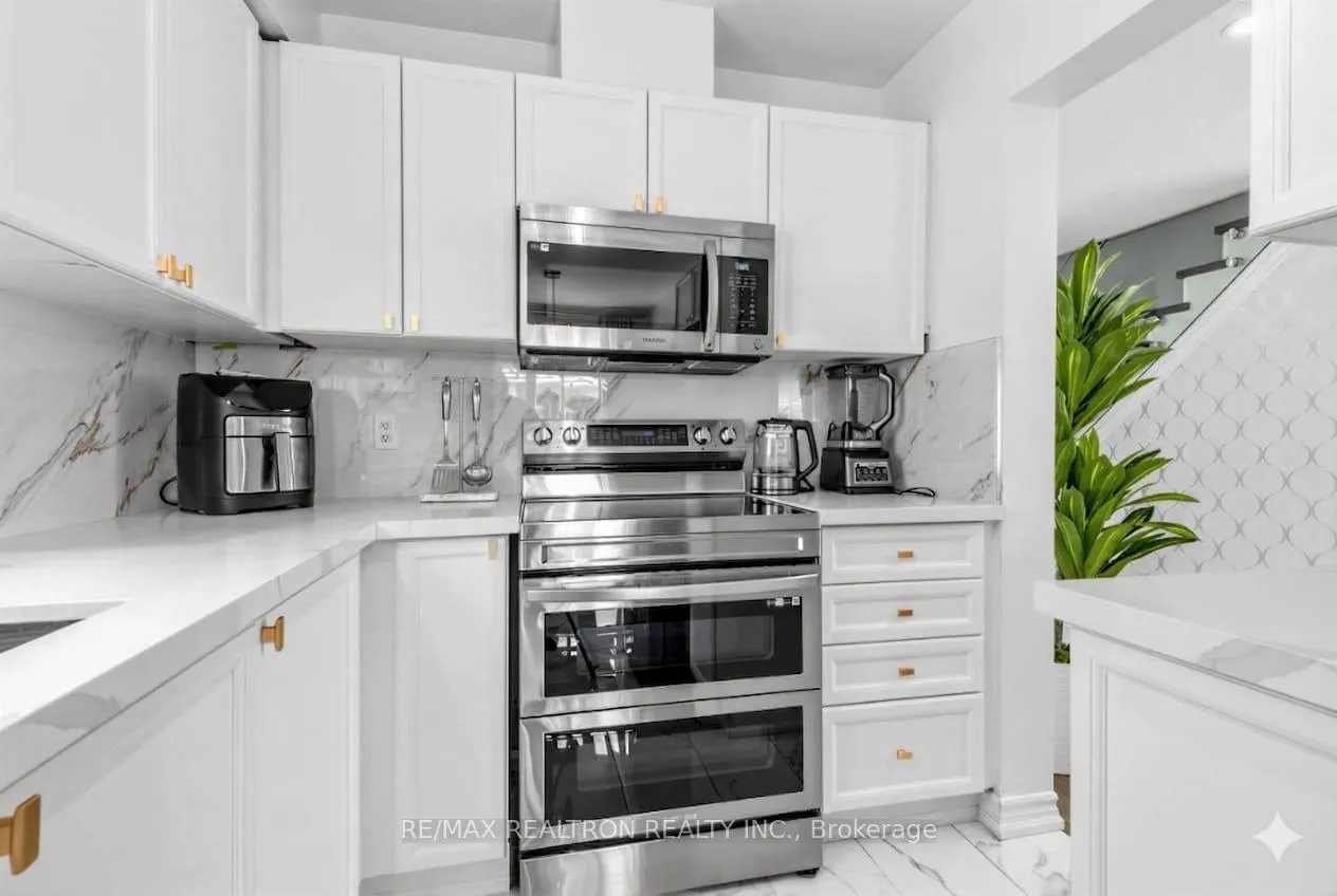 Photo 7 of 20 Majesty Boulevard, Barrie, Innis-Shore — HOMEH