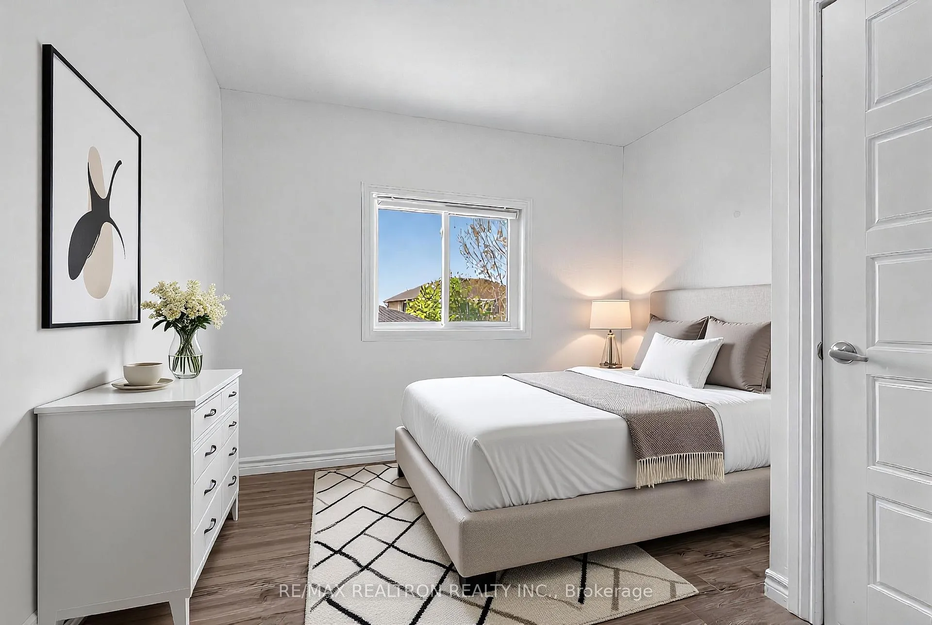 Photo 11 of 20 Majesty Boulevard, Barrie, Innis-Shore — HOMEH