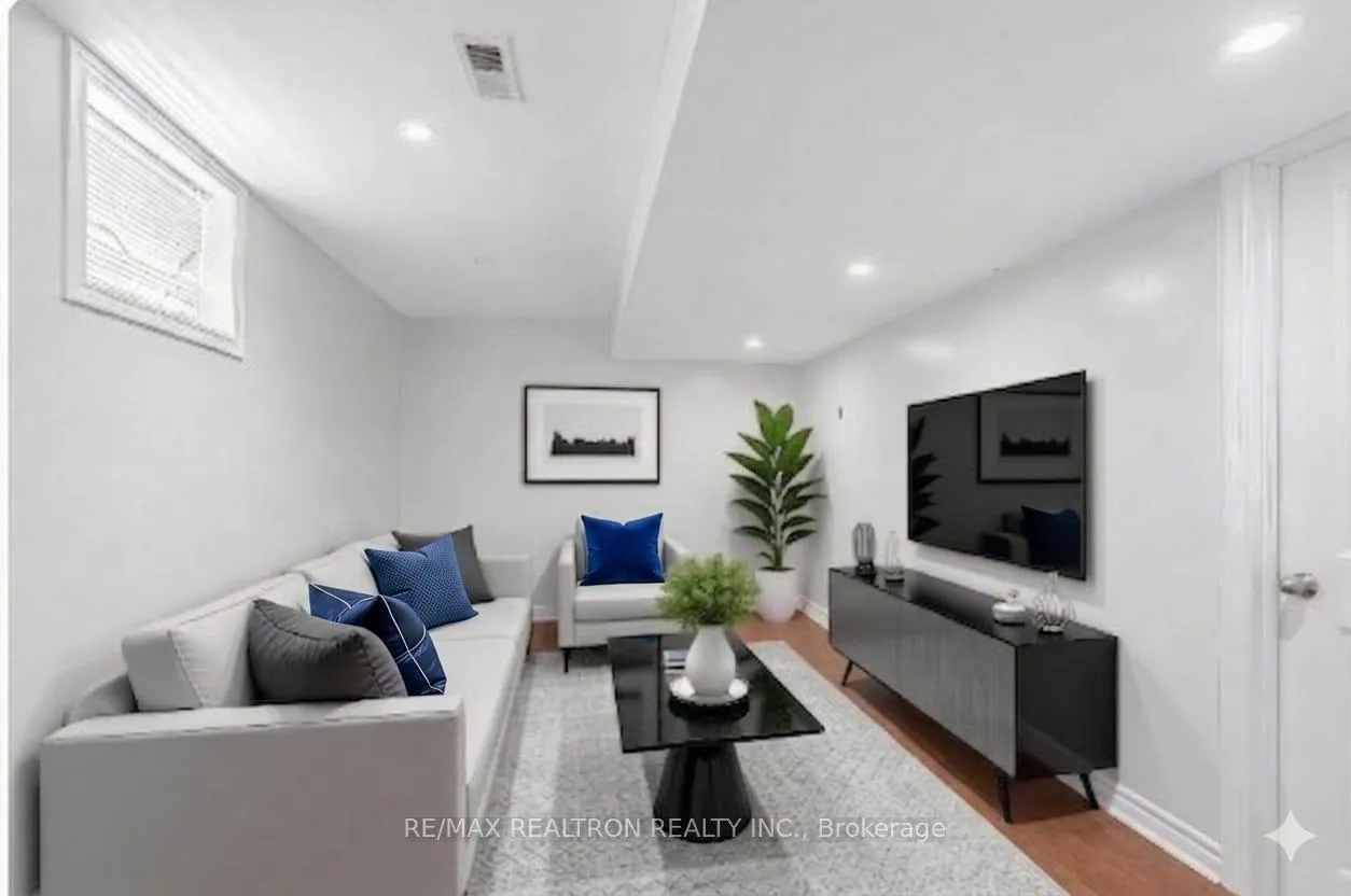 Photo 14 of 20 Majesty Boulevard, Barrie, Innis-Shore — HOMEH