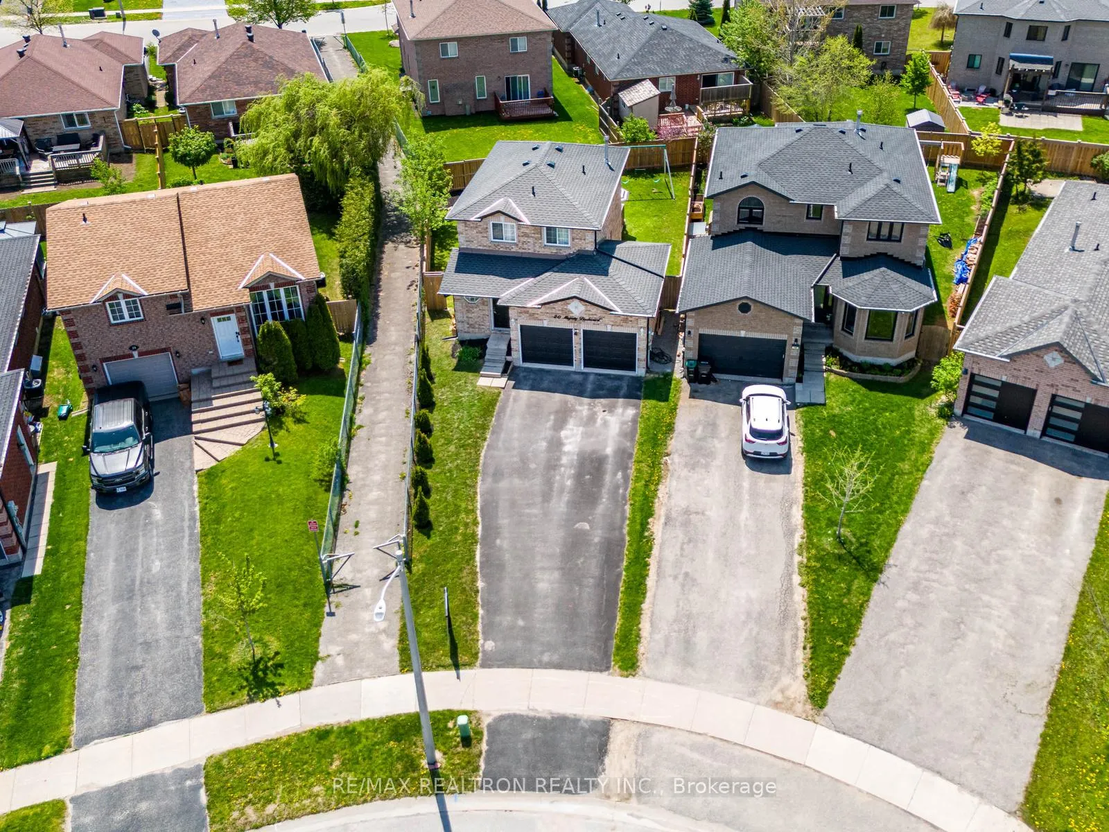Photo 16 of 20 Majesty Boulevard, Barrie, Innis-Shore — HOMEH