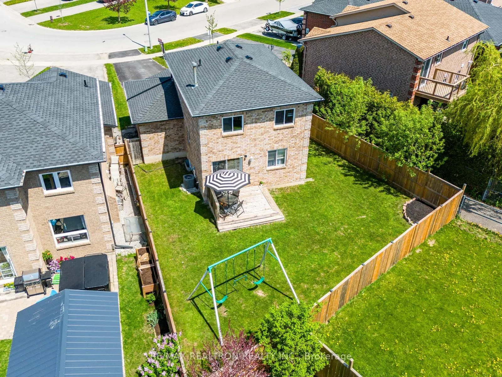 Photo 18 of 20 Majesty Boulevard, Barrie, Innis-Shore — HOMEH