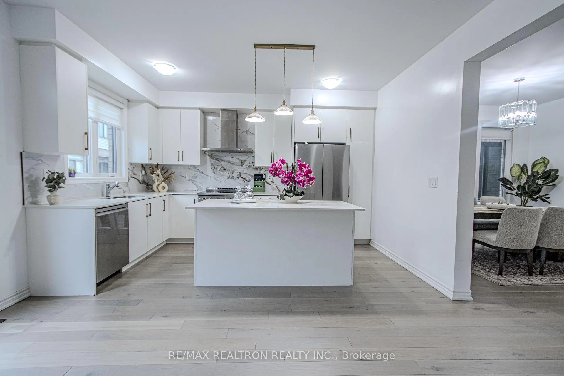 Photo 18 of 59 Gemini Drive, Barrie, Rural Barrie Southeast — HOMEH