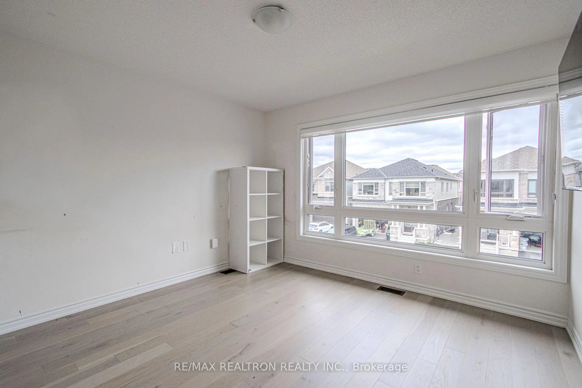 Photo 36 of 59 Gemini Drive, Barrie, Rural Barrie Southeast — HOMEH