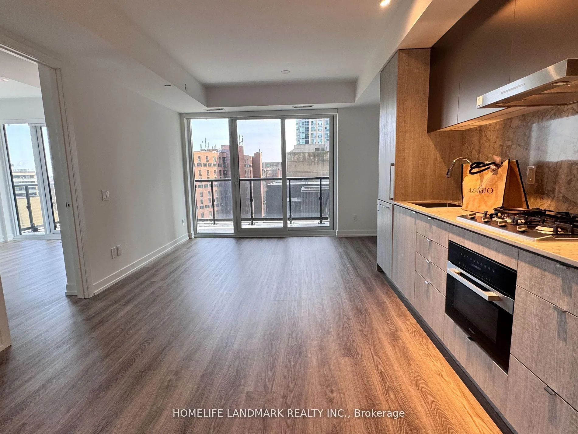 Photo 3 of Unit 1508, 771 Yonge Street, Toronto, The Annex — HOMEH
