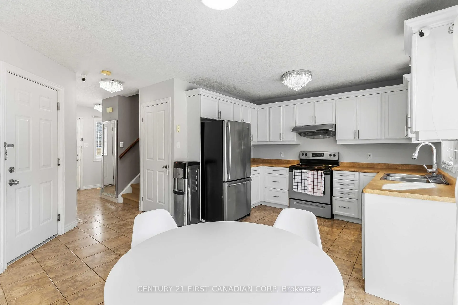 Photo 5 of 1678 Blackmaple Crescent, London, East A — HOMEH