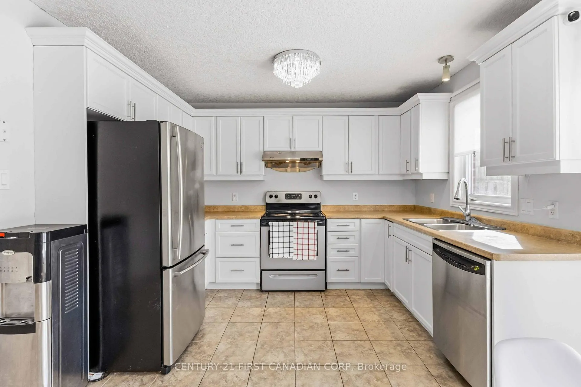 Photo 6 of 1678 Blackmaple Crescent, London, East A — HOMEH
