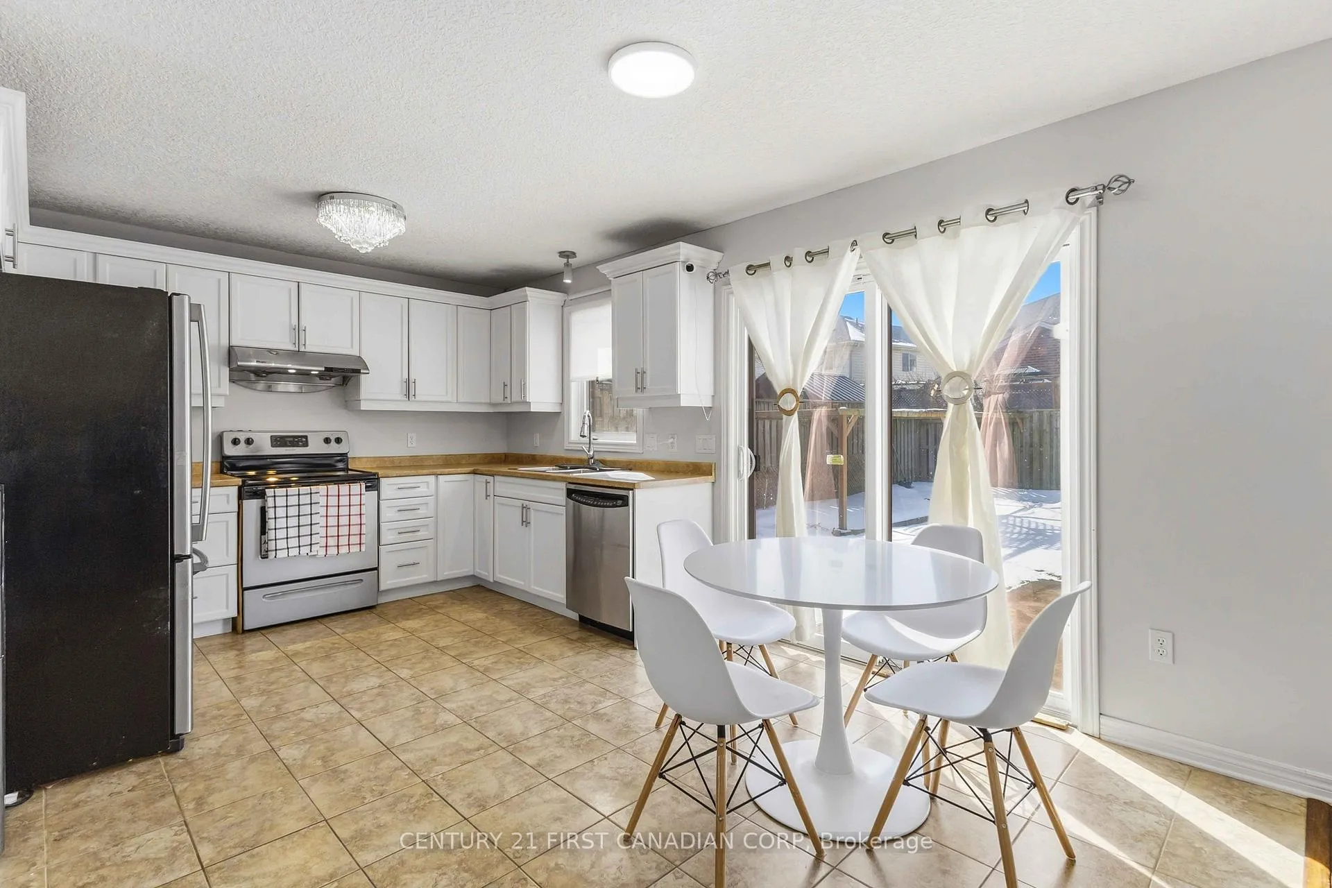 Photo 7 of 1678 Blackmaple Crescent, London, East A — HOMEH