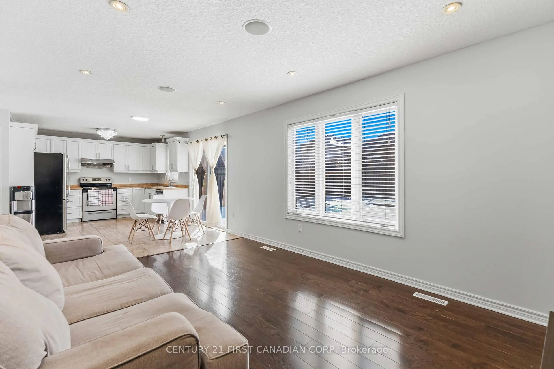 Photo 9 of 1678 Blackmaple Crescent, London, East A — HOMEH