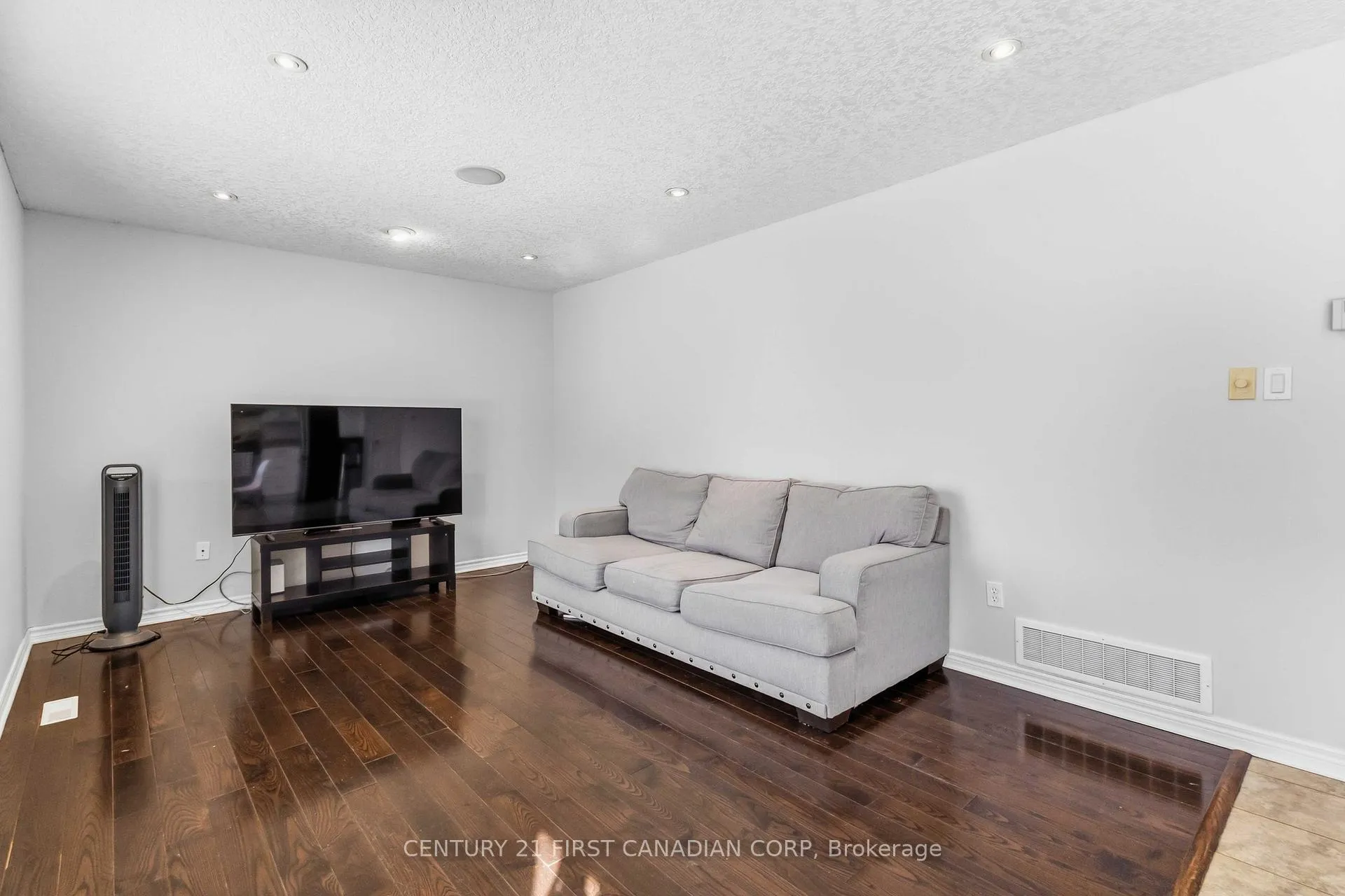 Photo 12 of 1678 Blackmaple Crescent, London, East A — HOMEH