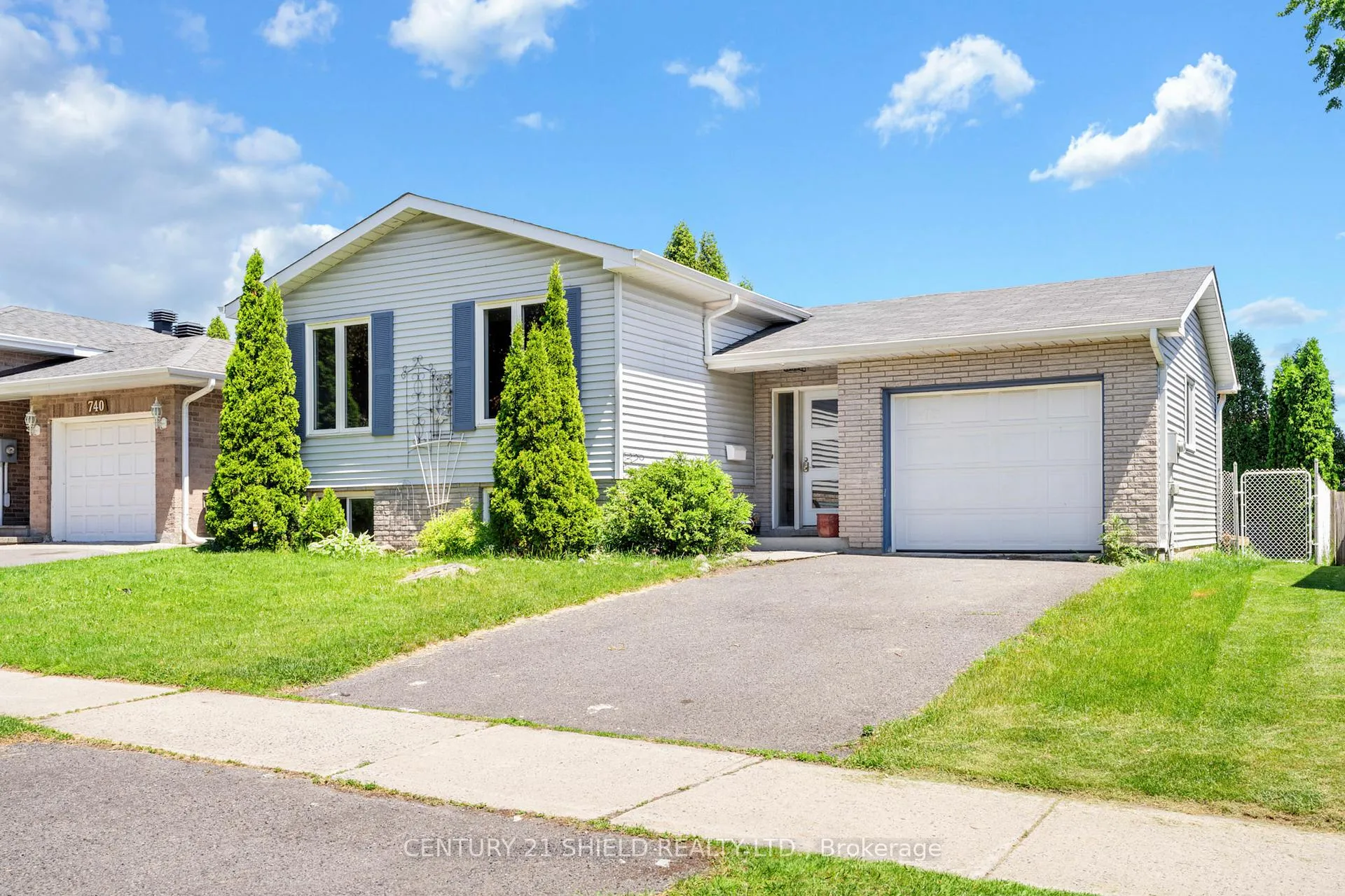 Photo 5 of 736 Champlain Drive, Cornwall, Cornwall — HOMEH