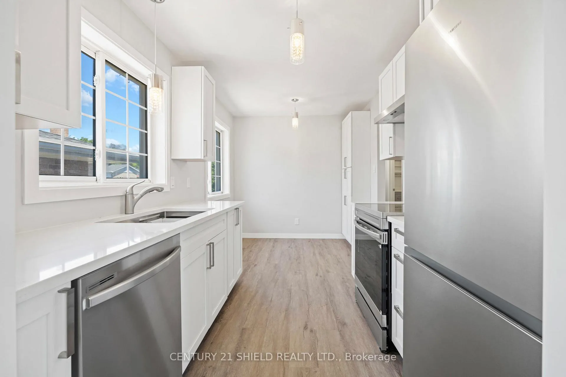 Photo 21 of 736 Champlain Drive, Cornwall, Cornwall — HOMEH