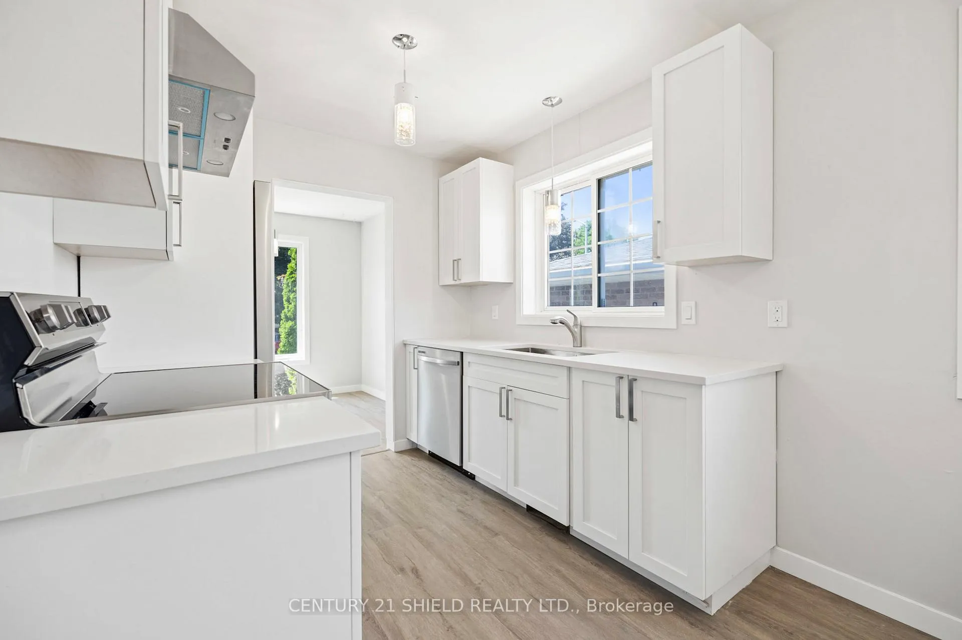 Photo 23 of 736 Champlain Drive, Cornwall, Cornwall — HOMEH