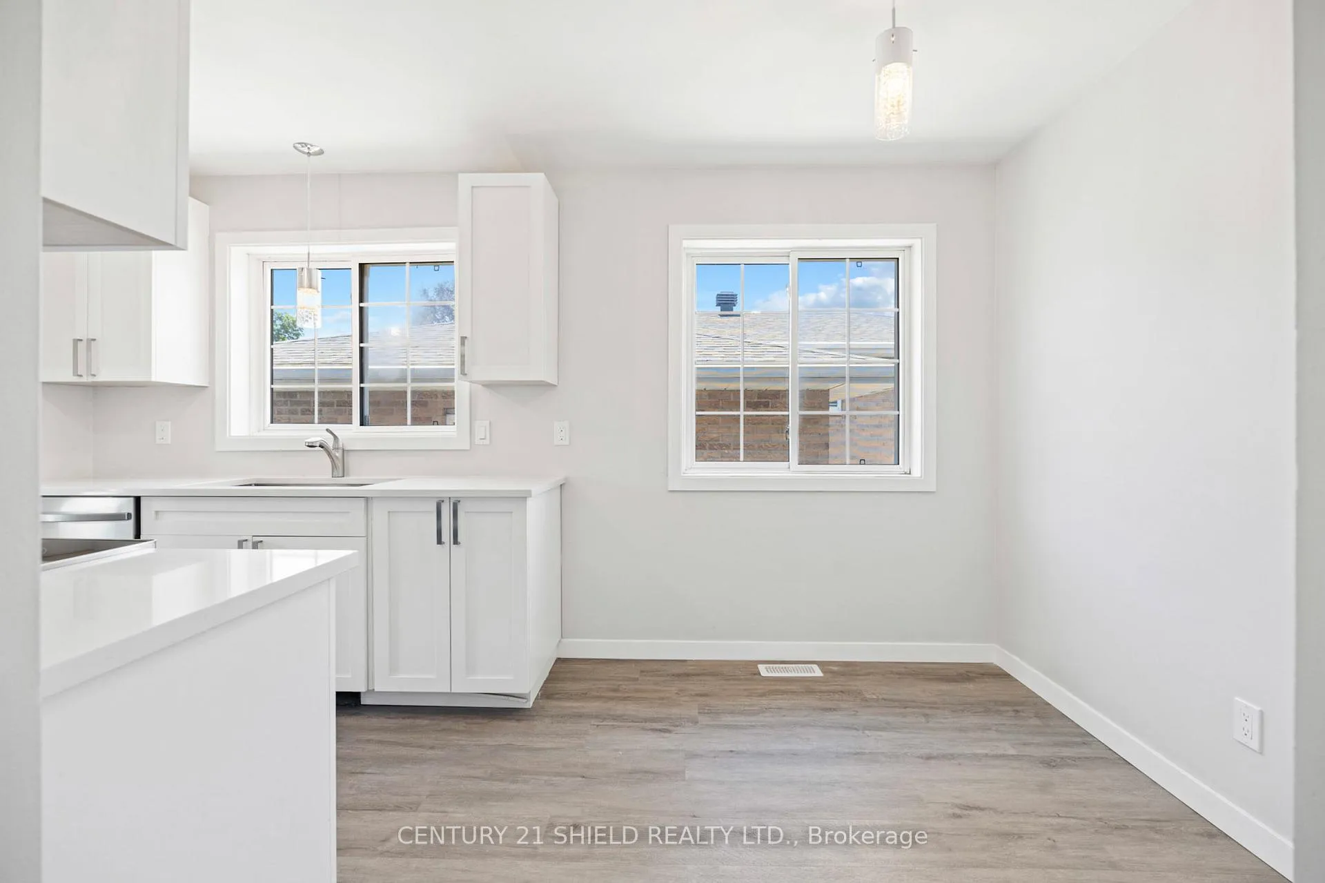 Photo 26 of 736 Champlain Drive, Cornwall, Cornwall — HOMEH