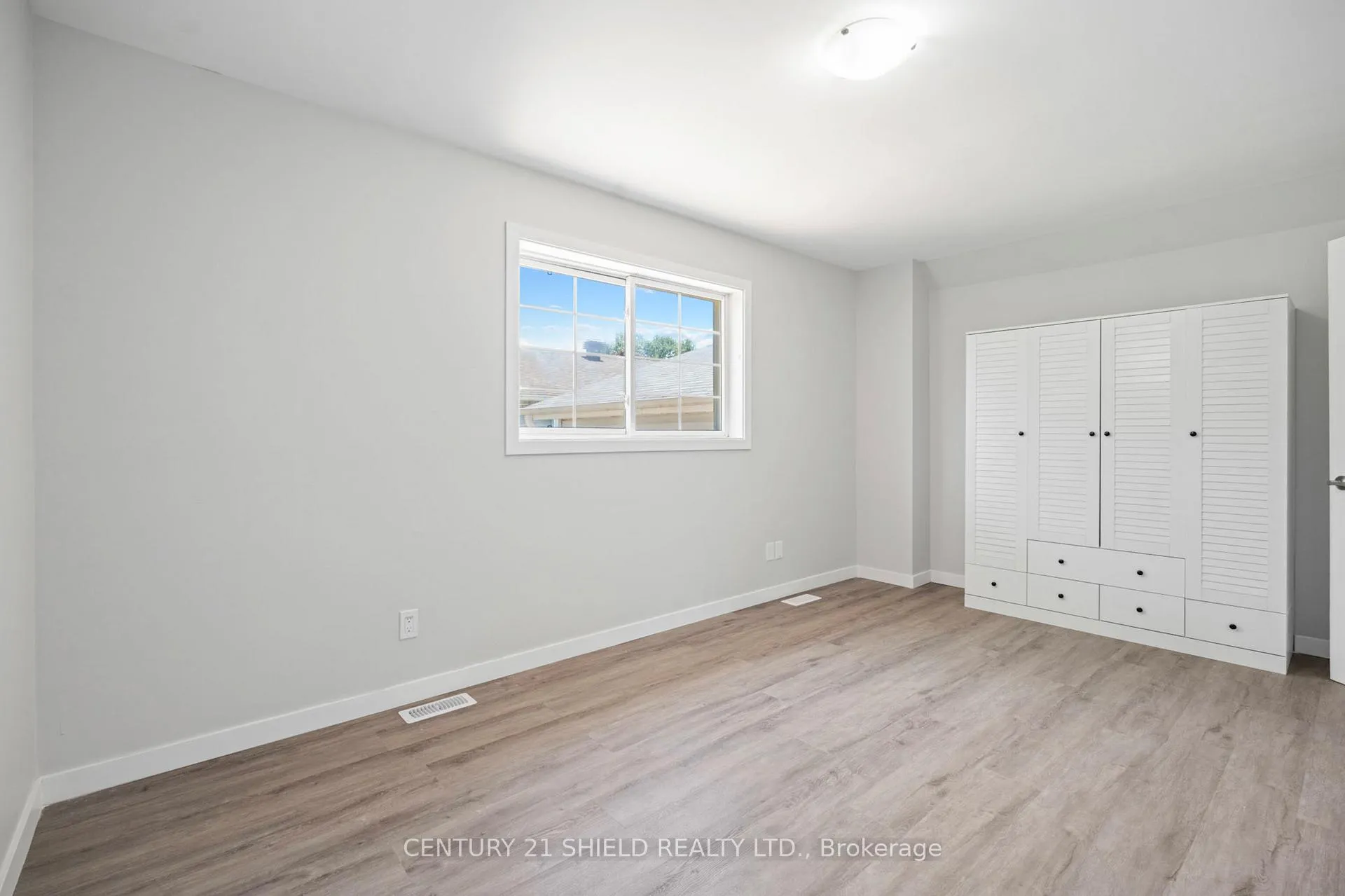 Photo 30 of 736 Champlain Drive, Cornwall, Cornwall — HOMEH
