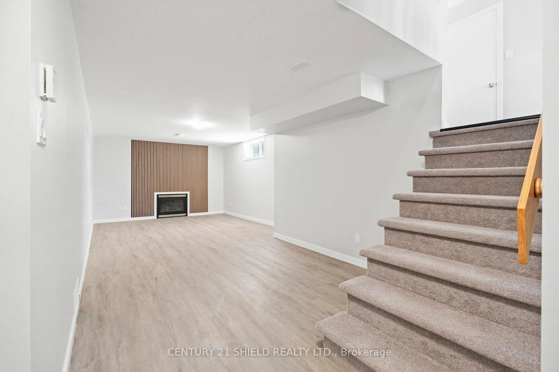 Photo 33 of 736 Champlain Drive, Cornwall, Cornwall — HOMEH