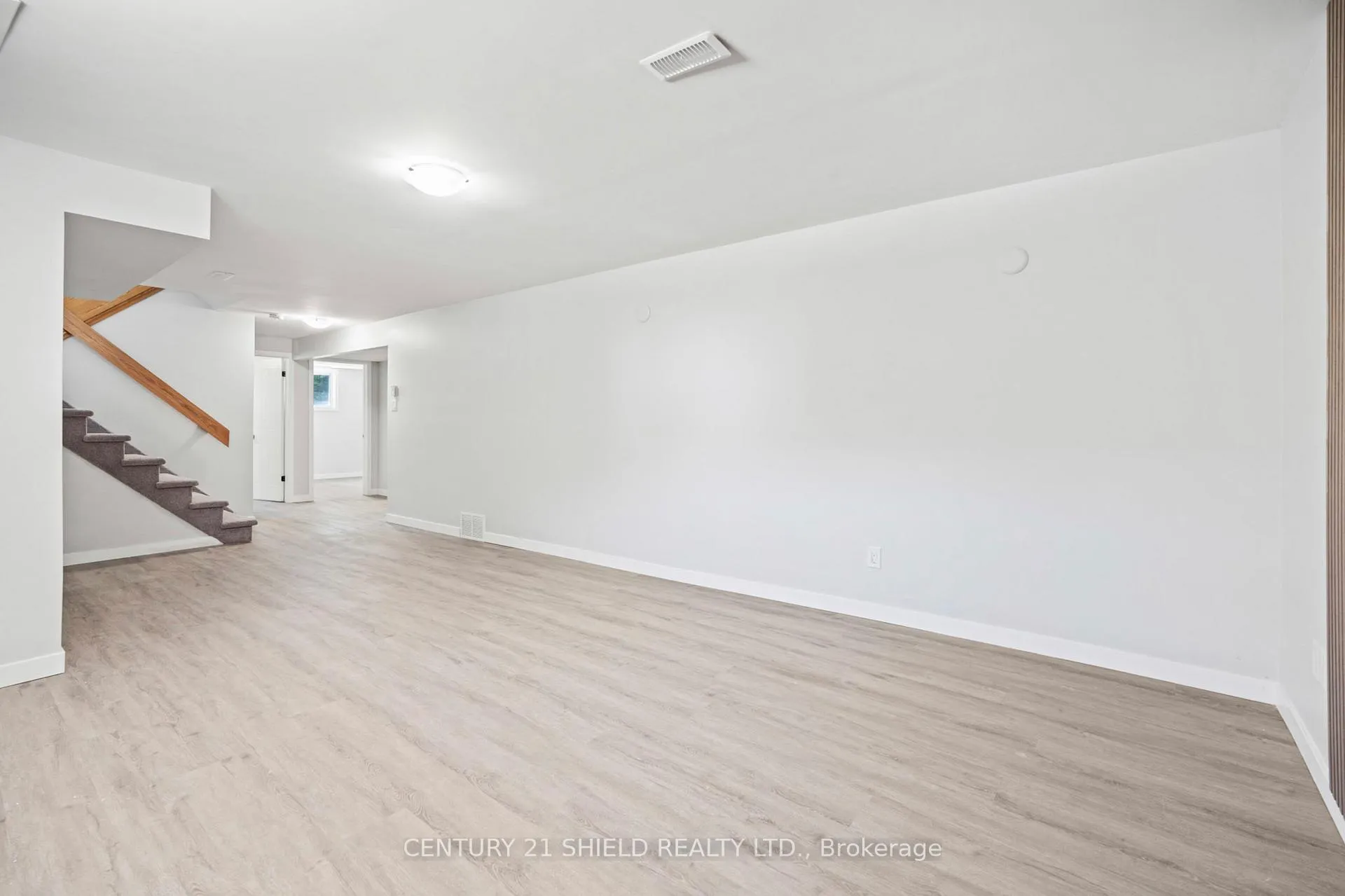 Photo 36 of 736 Champlain Drive, Cornwall, Cornwall — HOMEH