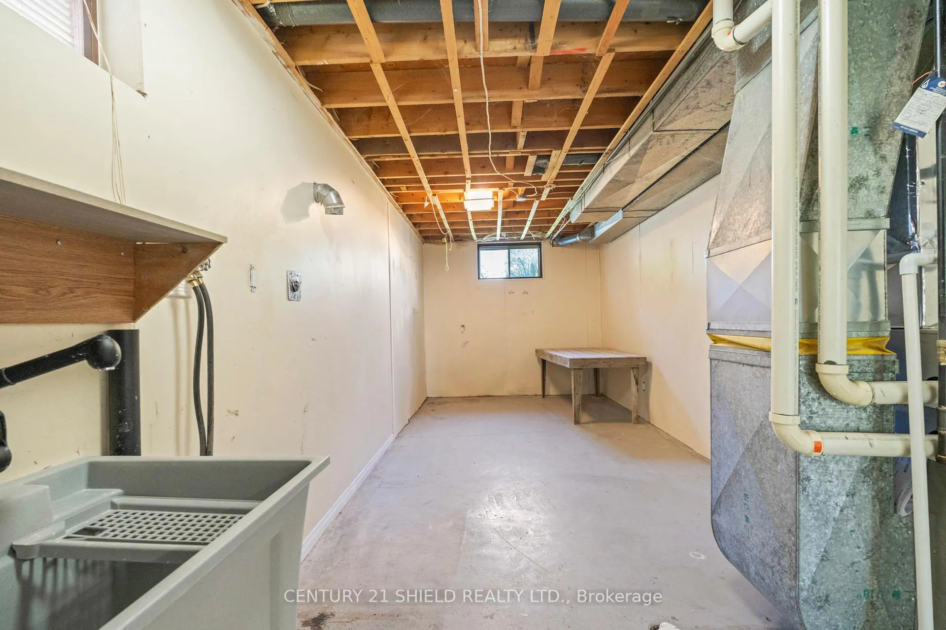 Photo 42 of 736 Champlain Drive, Cornwall, Cornwall — HOMEH