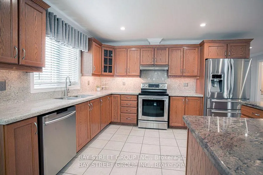 Photo 19 of 722A Lake Drive S, Georgina, Keswick South — HOMEH