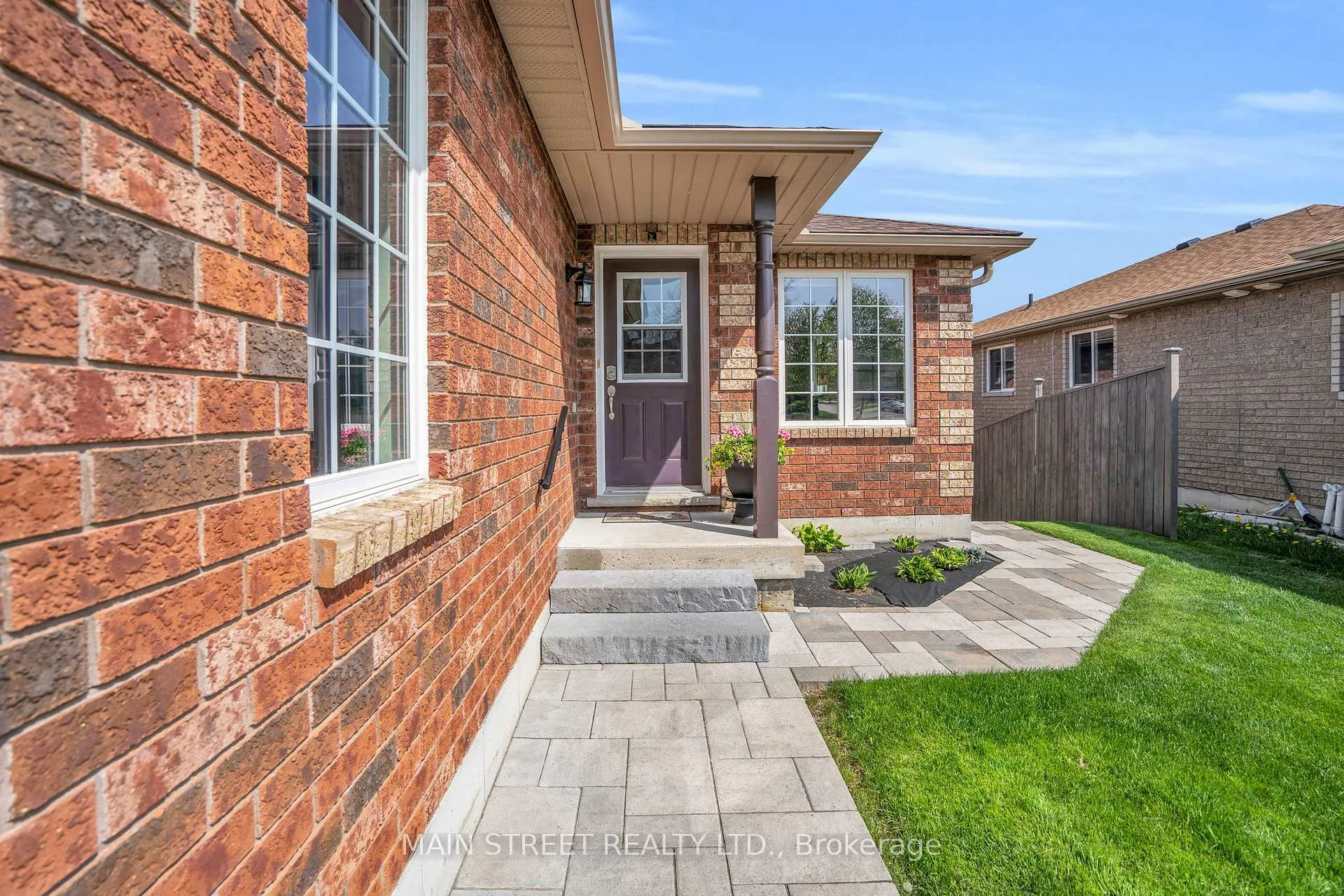 Photo 2 of 80 Shalom Way, Barrie, Painswick South — HOMEH