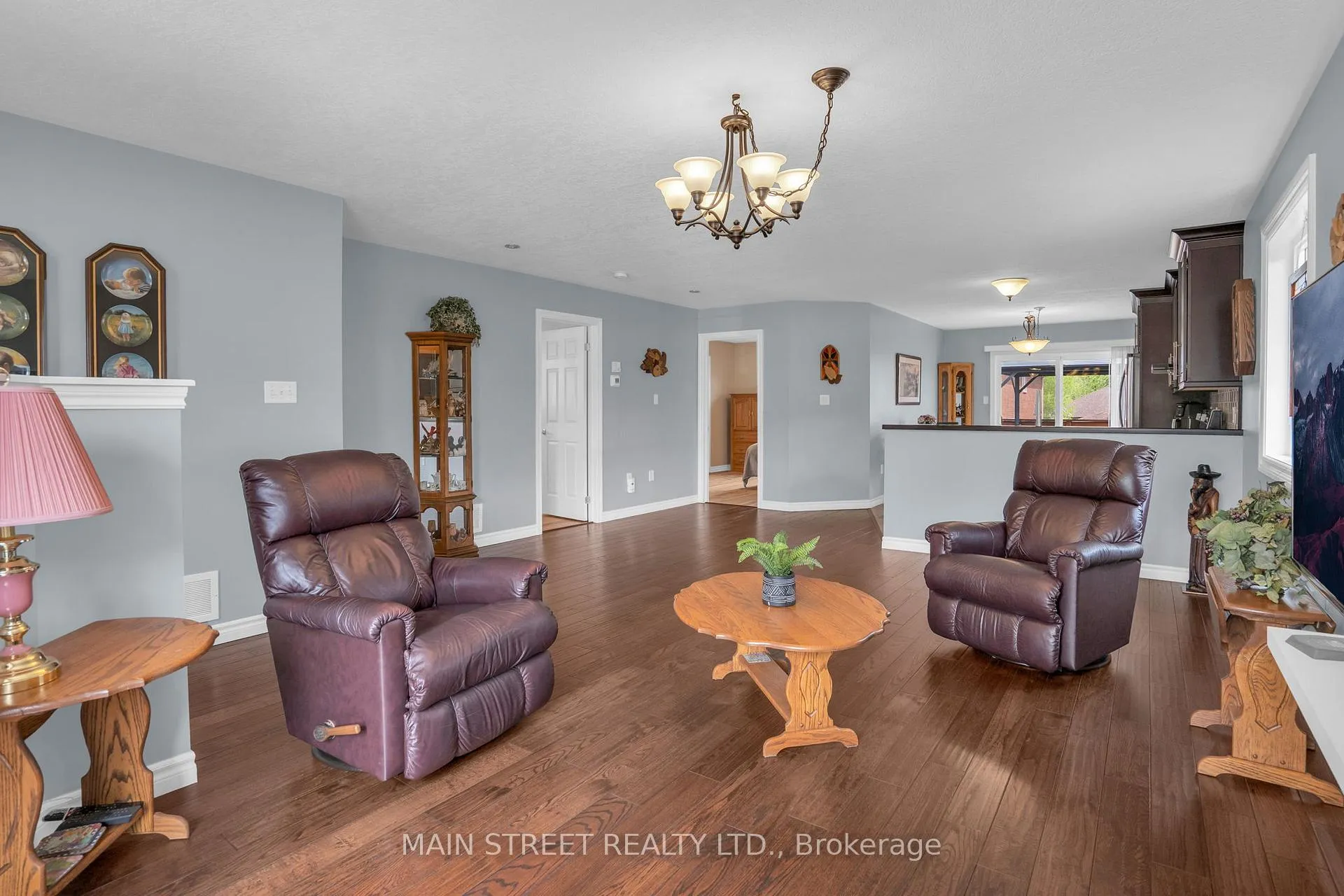 Photo 4 of 80 Shalom Way, Barrie, Painswick South — HOMEH