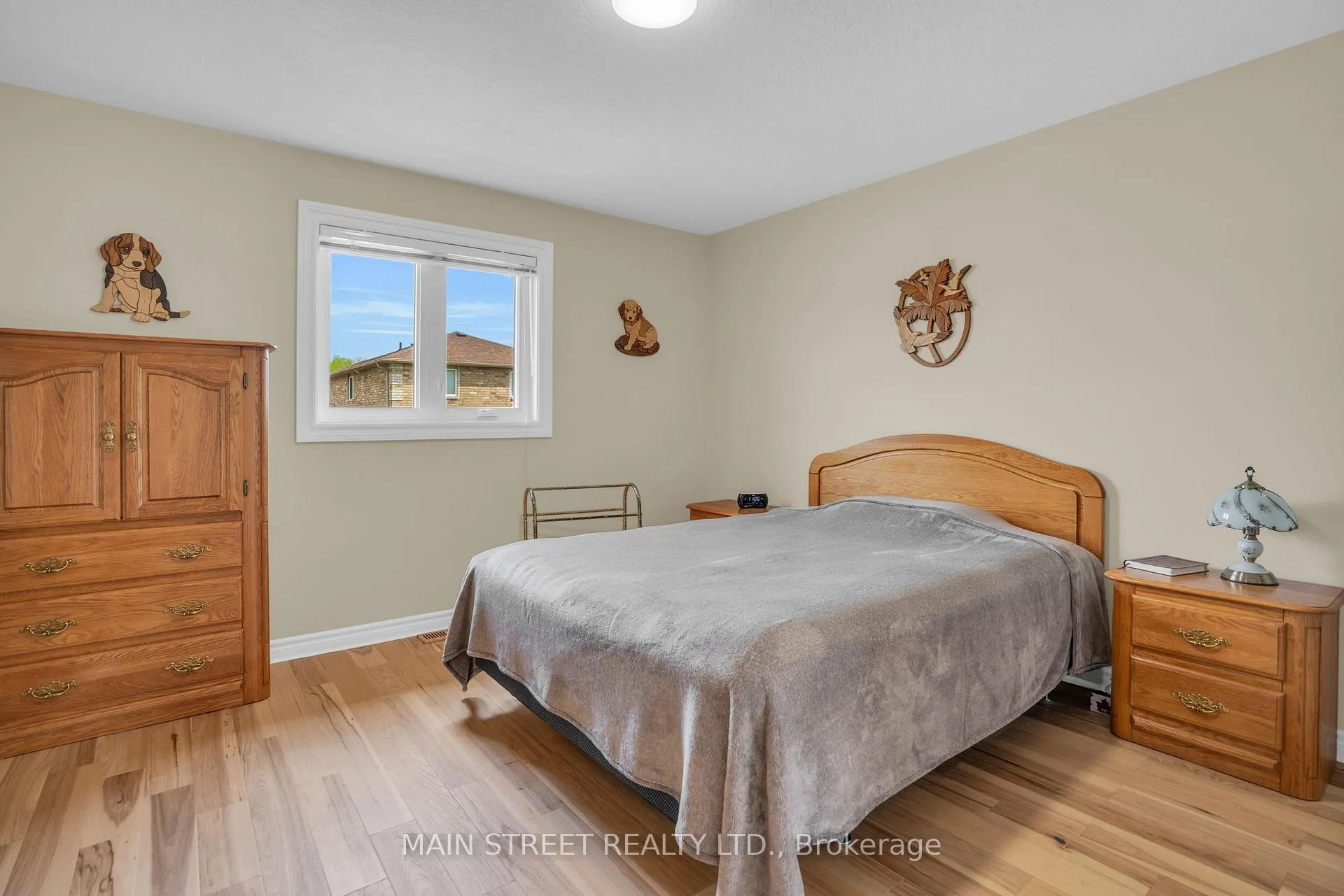 Photo 10 of 80 Shalom Way, Barrie, Painswick South — HOMEH