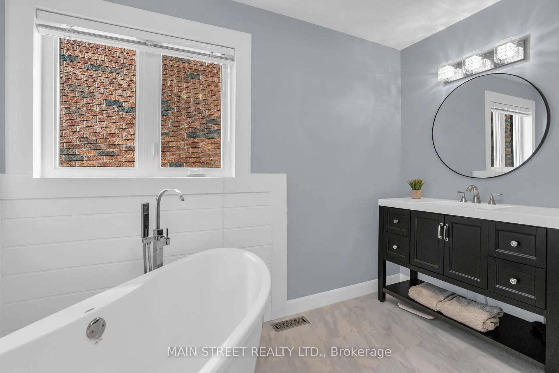 Photo 13 of 80 Shalom Way, Barrie, Painswick South — HOMEH