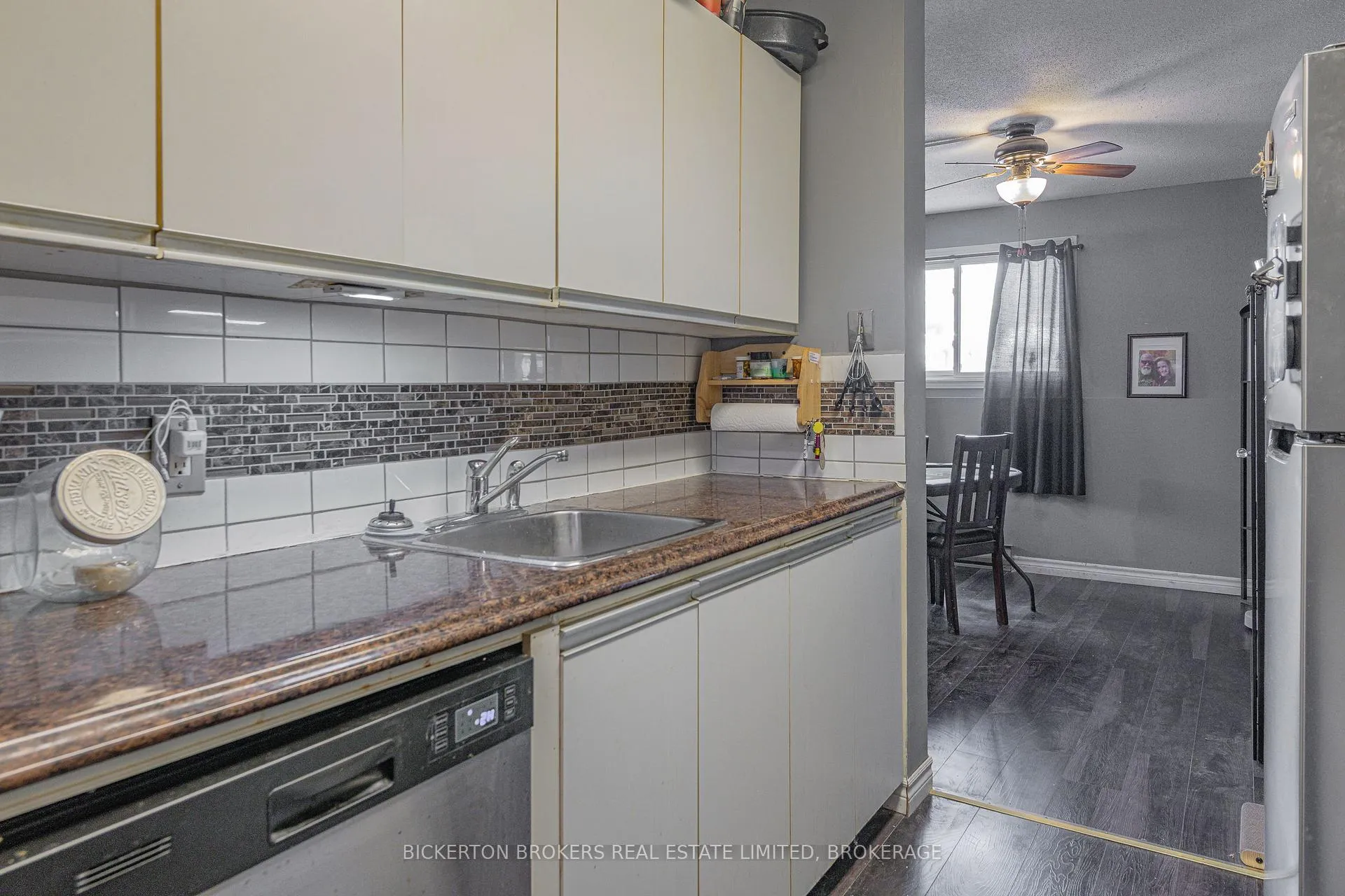 Photo 5 of Unit 101, 540 Talbot Place, Gananoque, Gananoque — HOMEH