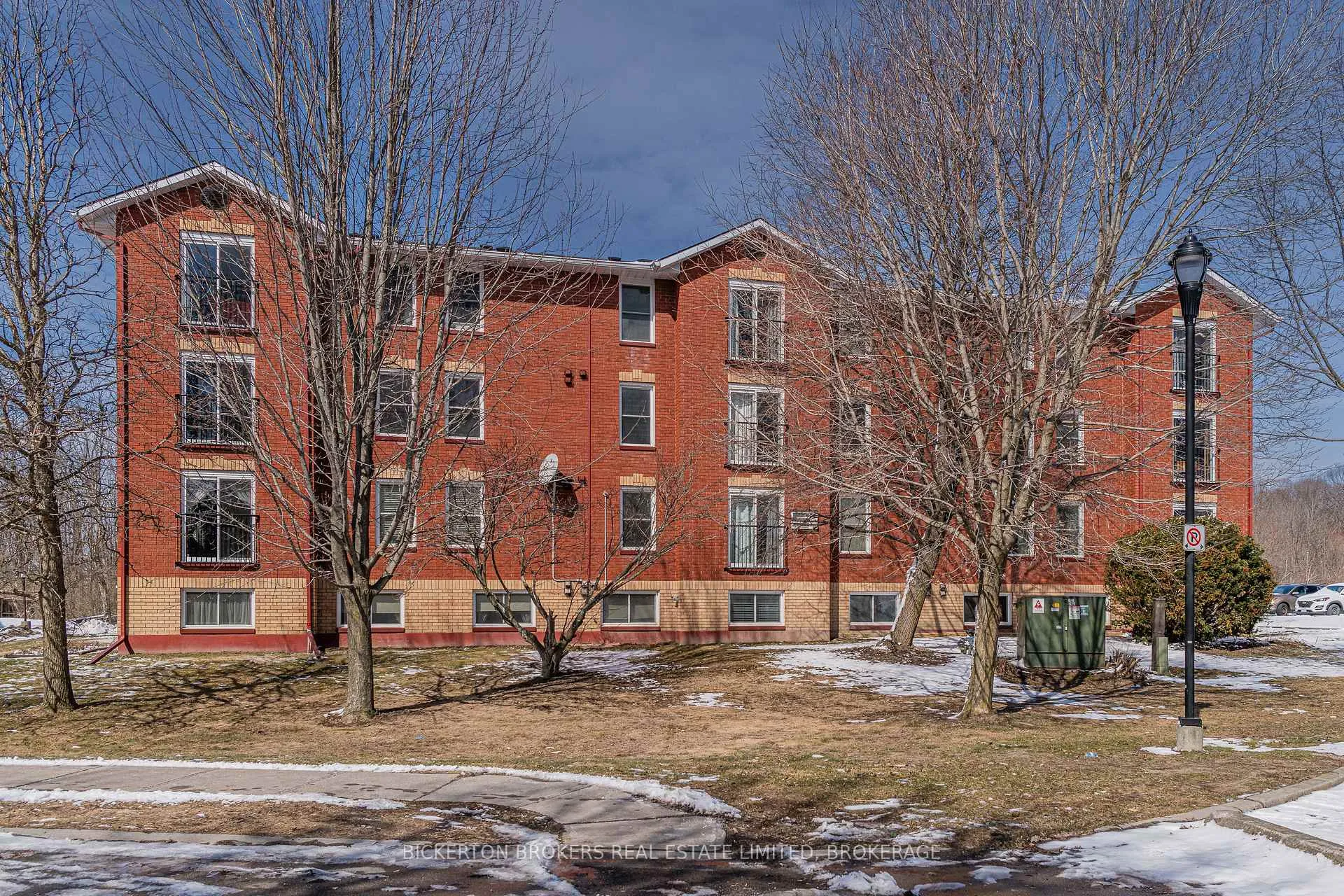 Photo 16 of Unit 101, 540 Talbot Place, Gananoque, Gananoque — HOMEH