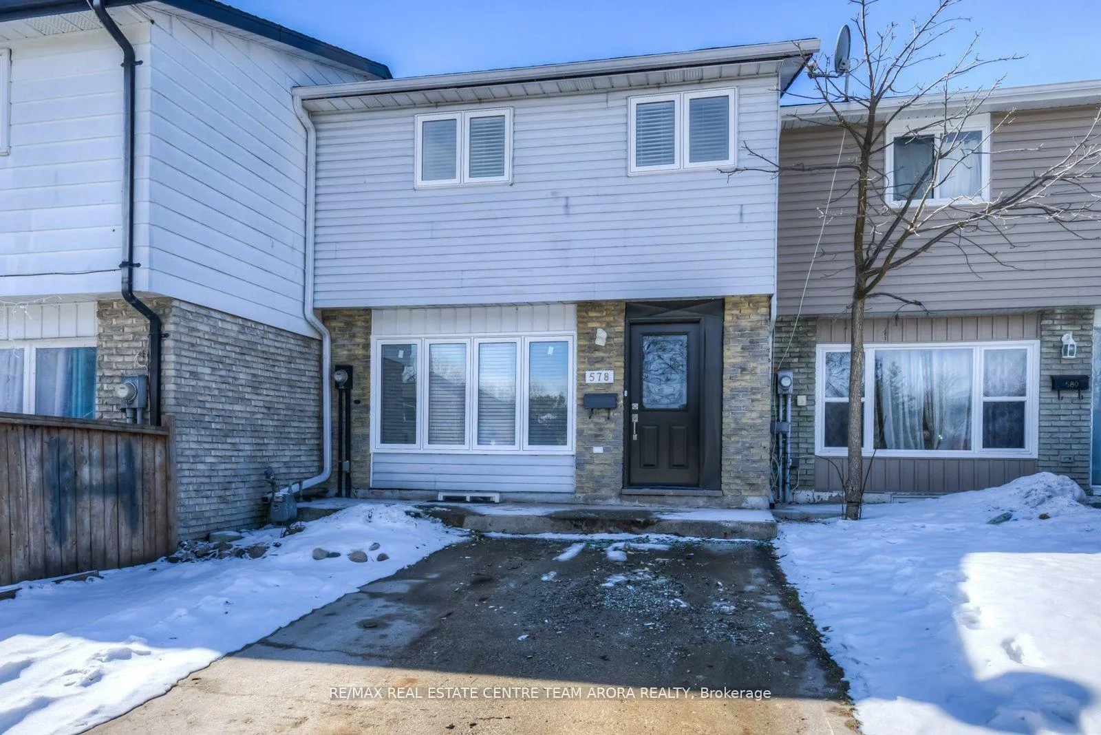 Photo 2 of 578 Parkview Crescent, Cambridge — HOMEH