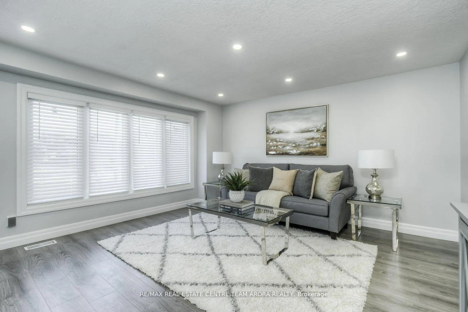 Photo 5 of 578 Parkview Crescent, Cambridge — HOMEH