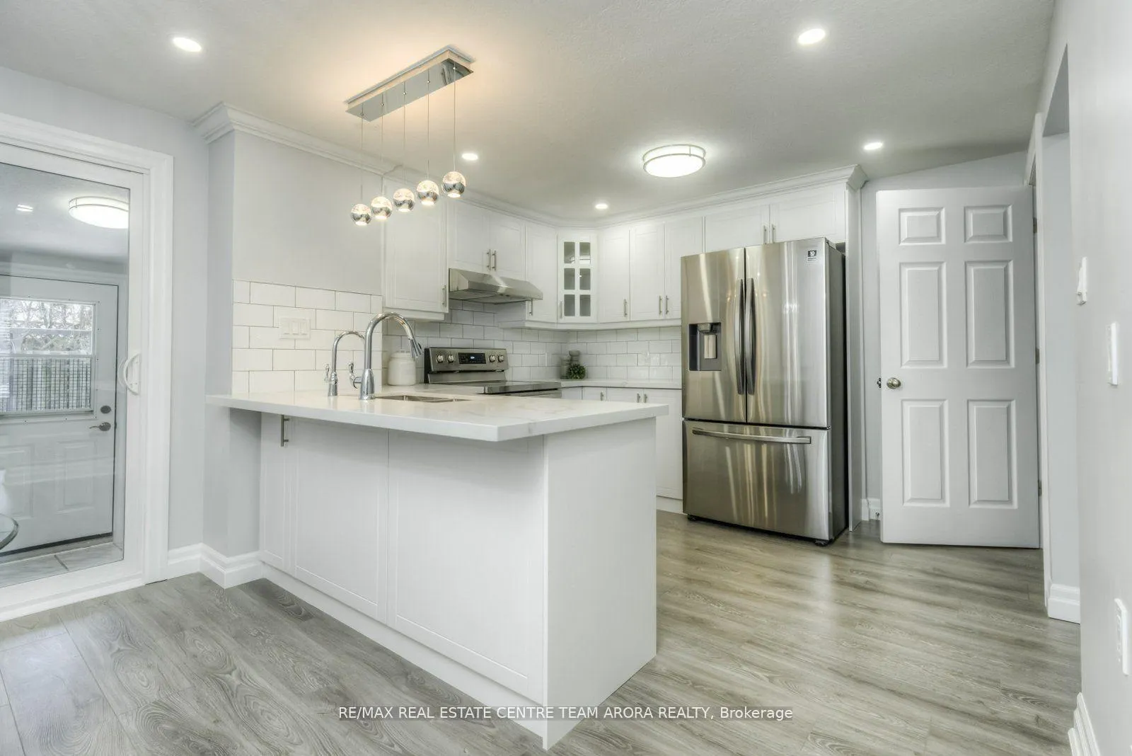 Photo 6 of 578 Parkview Crescent, Cambridge — HOMEH