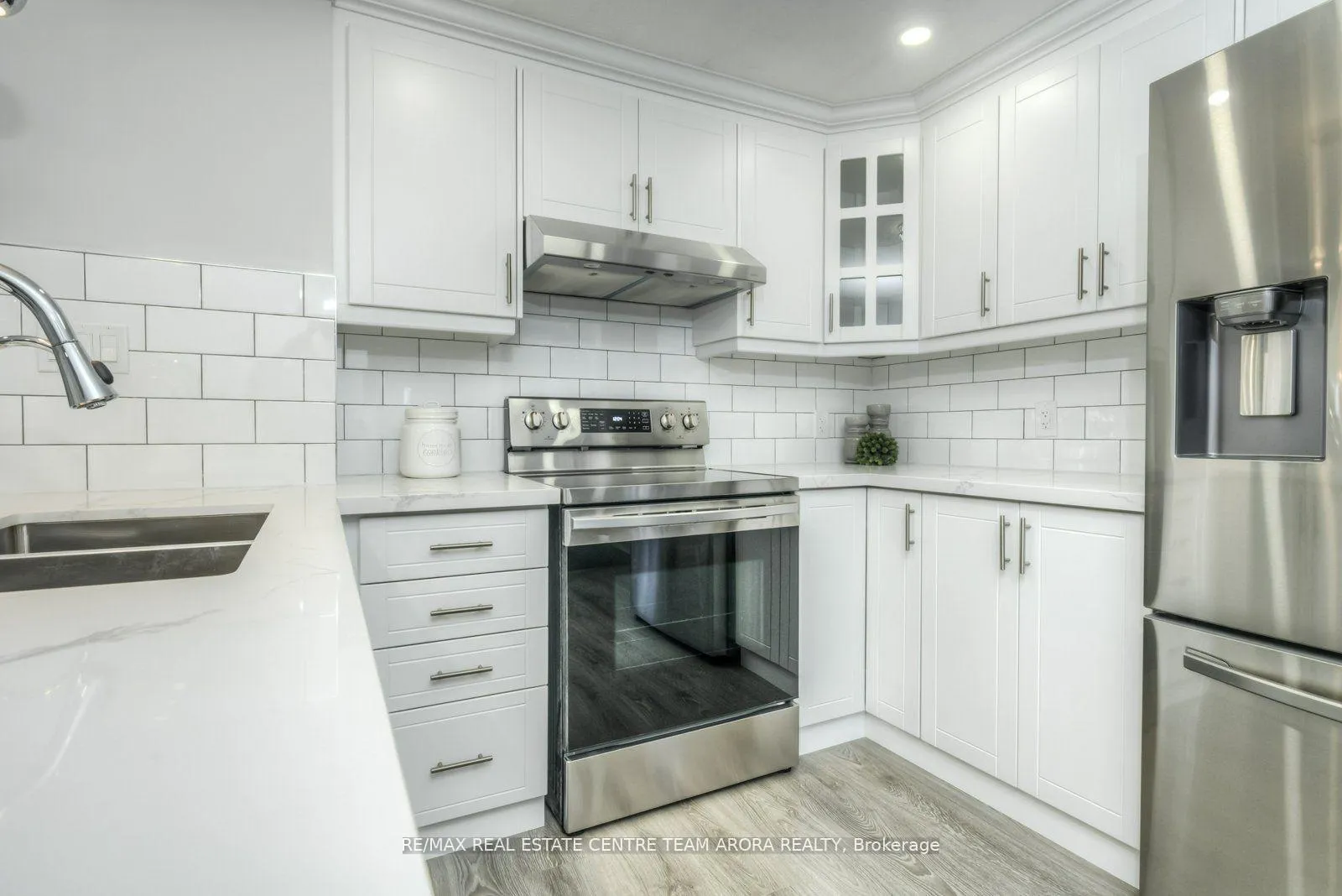 Photo 7 of 578 Parkview Crescent, Cambridge — HOMEH